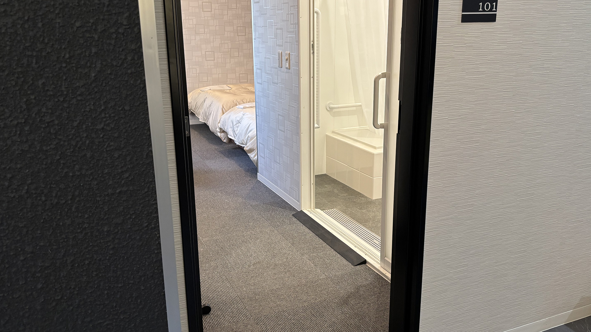 バリアフリーツインルーム　ユニットバス（２）