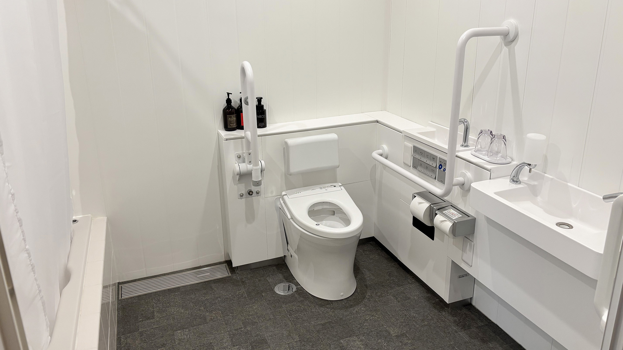 バリアフリーツインルーム　ユニットバス（１）