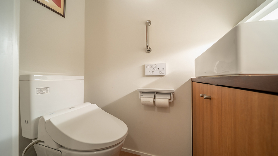 トイレは1階と2階にそれぞれございます