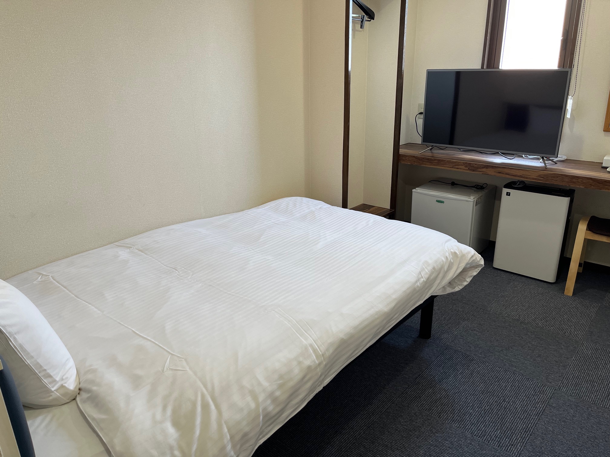 スタンダードシングル【禁煙】（ベッド幅100㎝）☆Wi-Fi接続無料☆全室バス・トイレ付