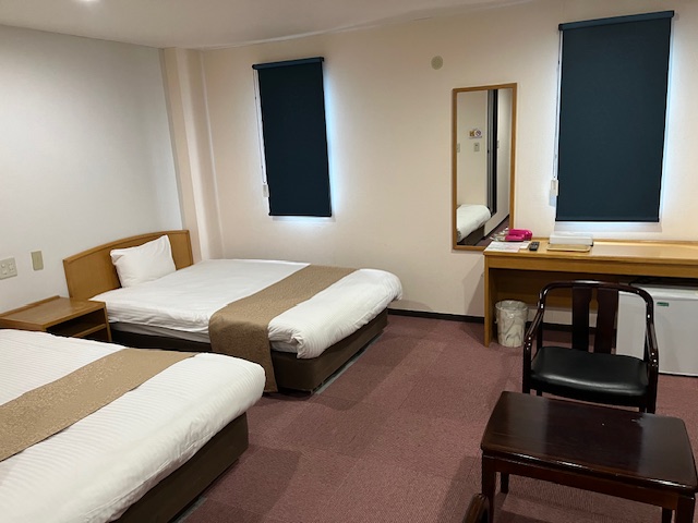 広々25.2平米　セミダブルベット2台　☆Wi-Fi接続無料☆　バストイレ・冷蔵庫付