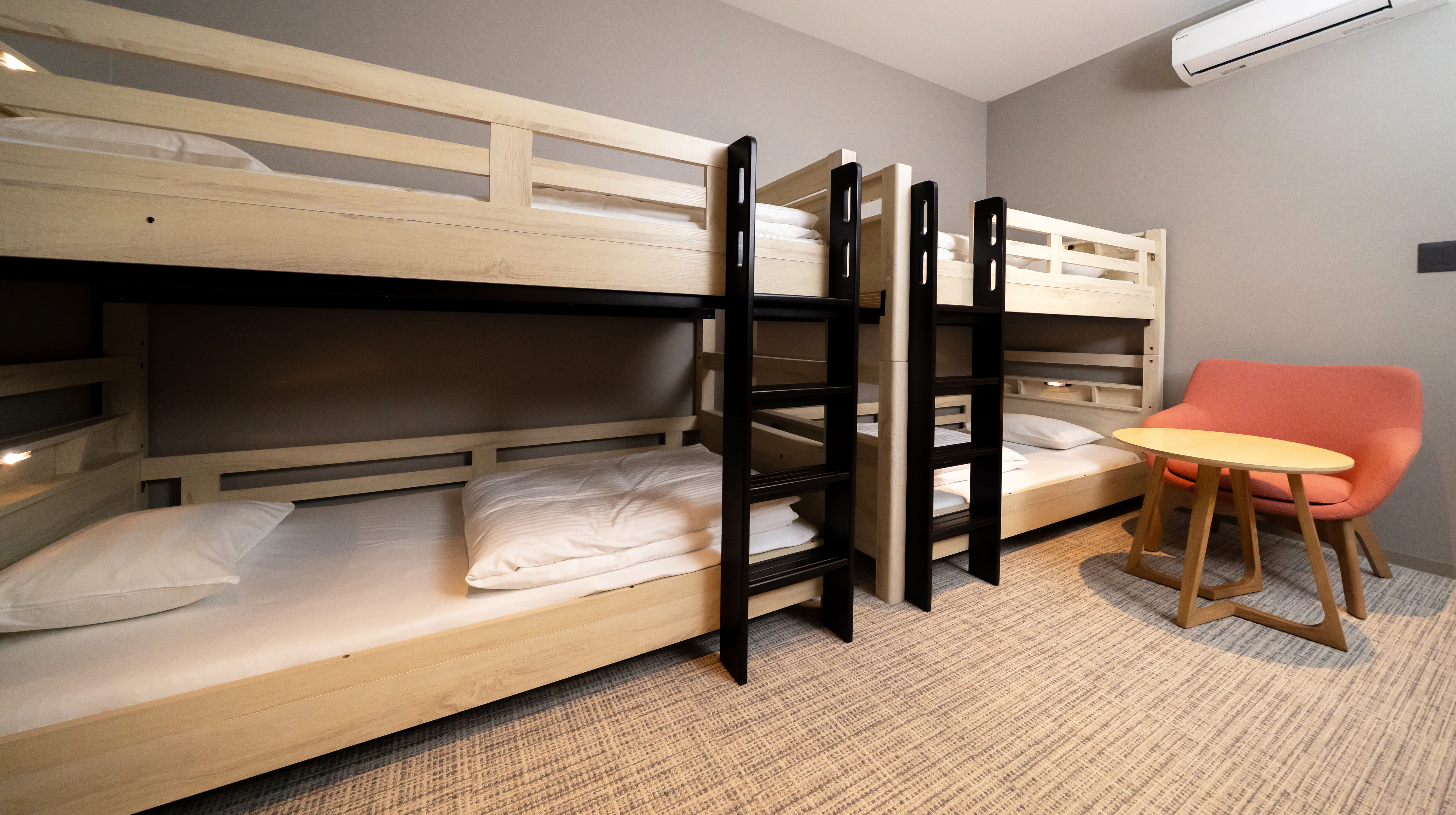 バンクベットルーム