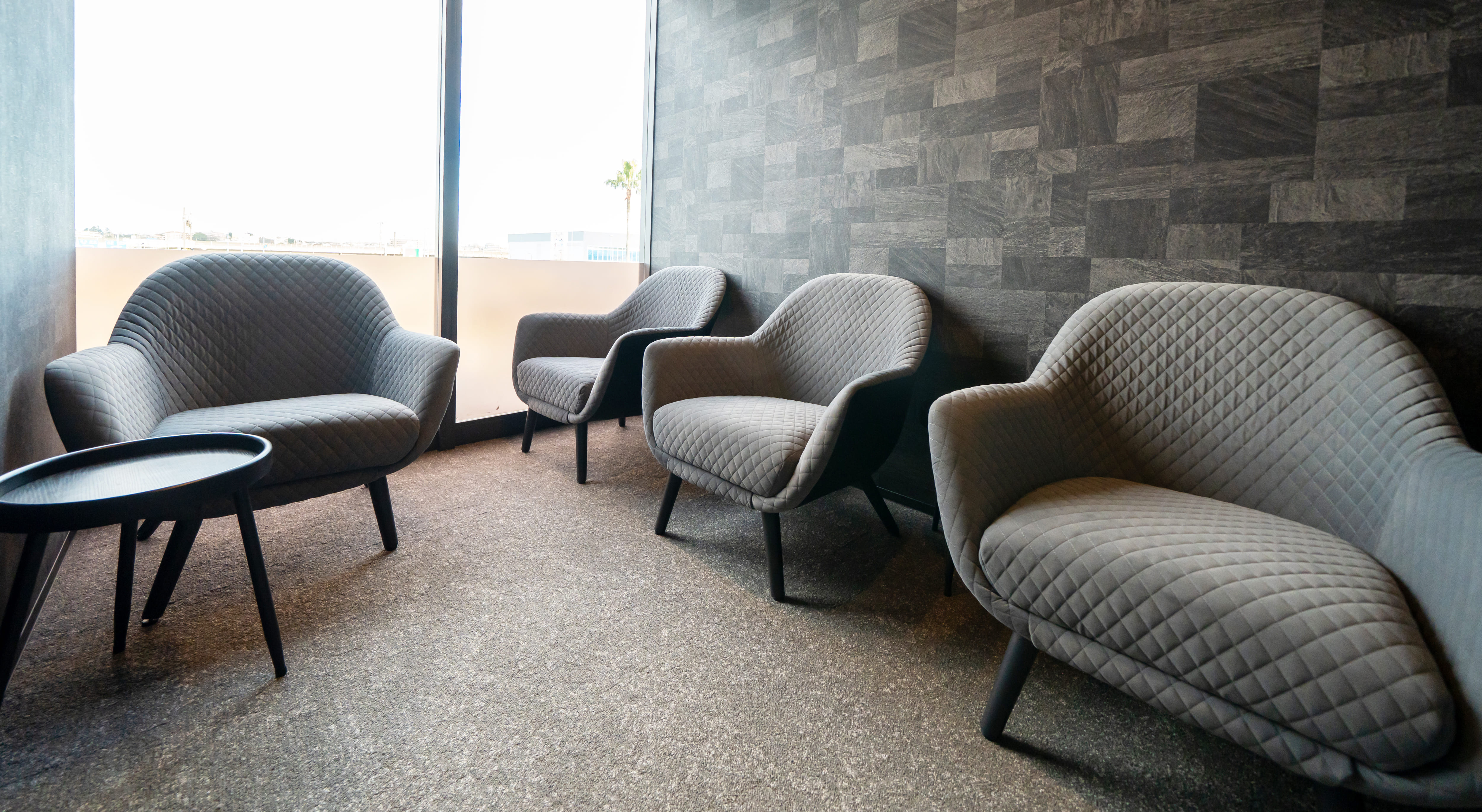 喫煙室(電子タバコ専用)