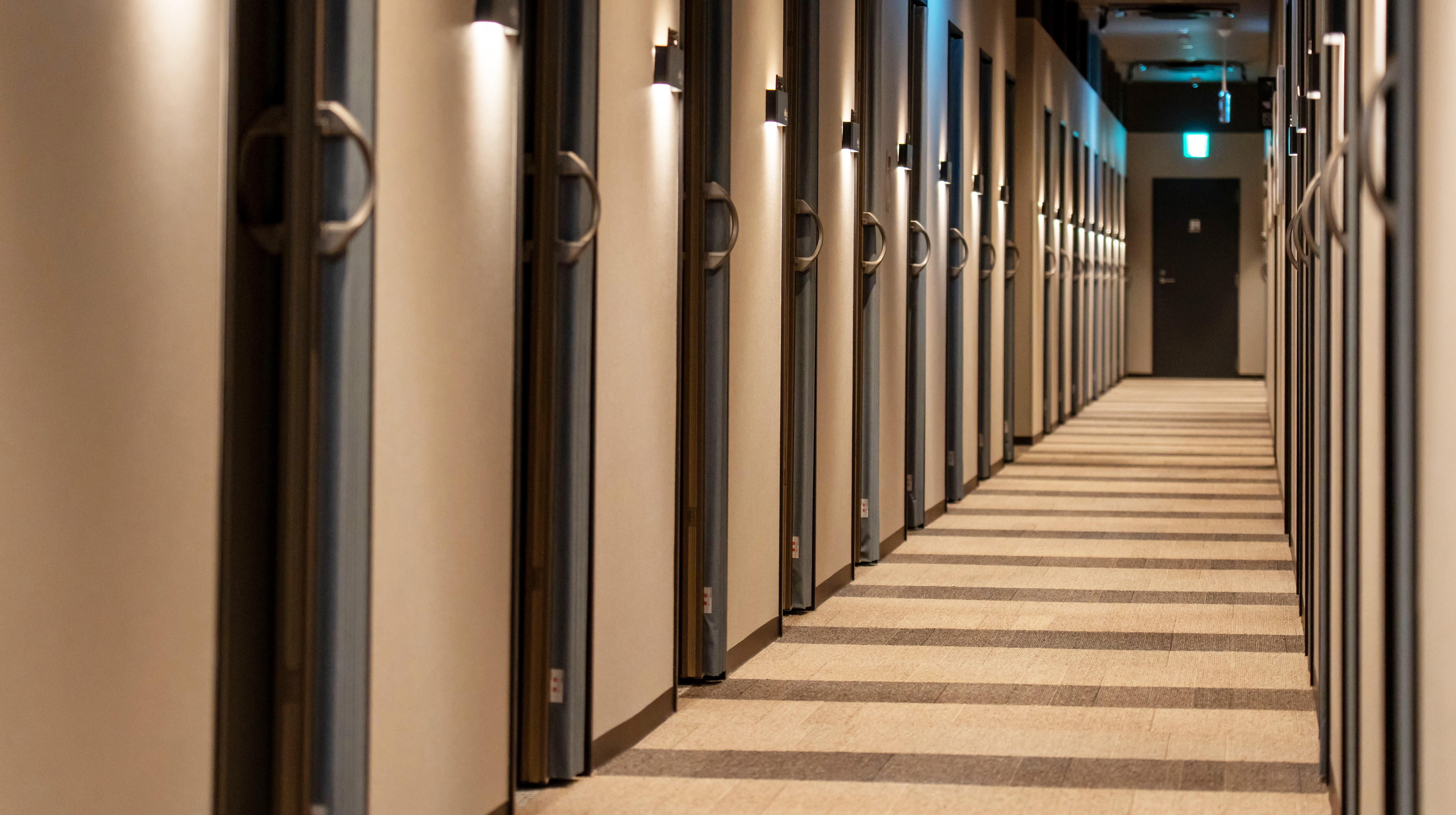 キャビンルーム通路