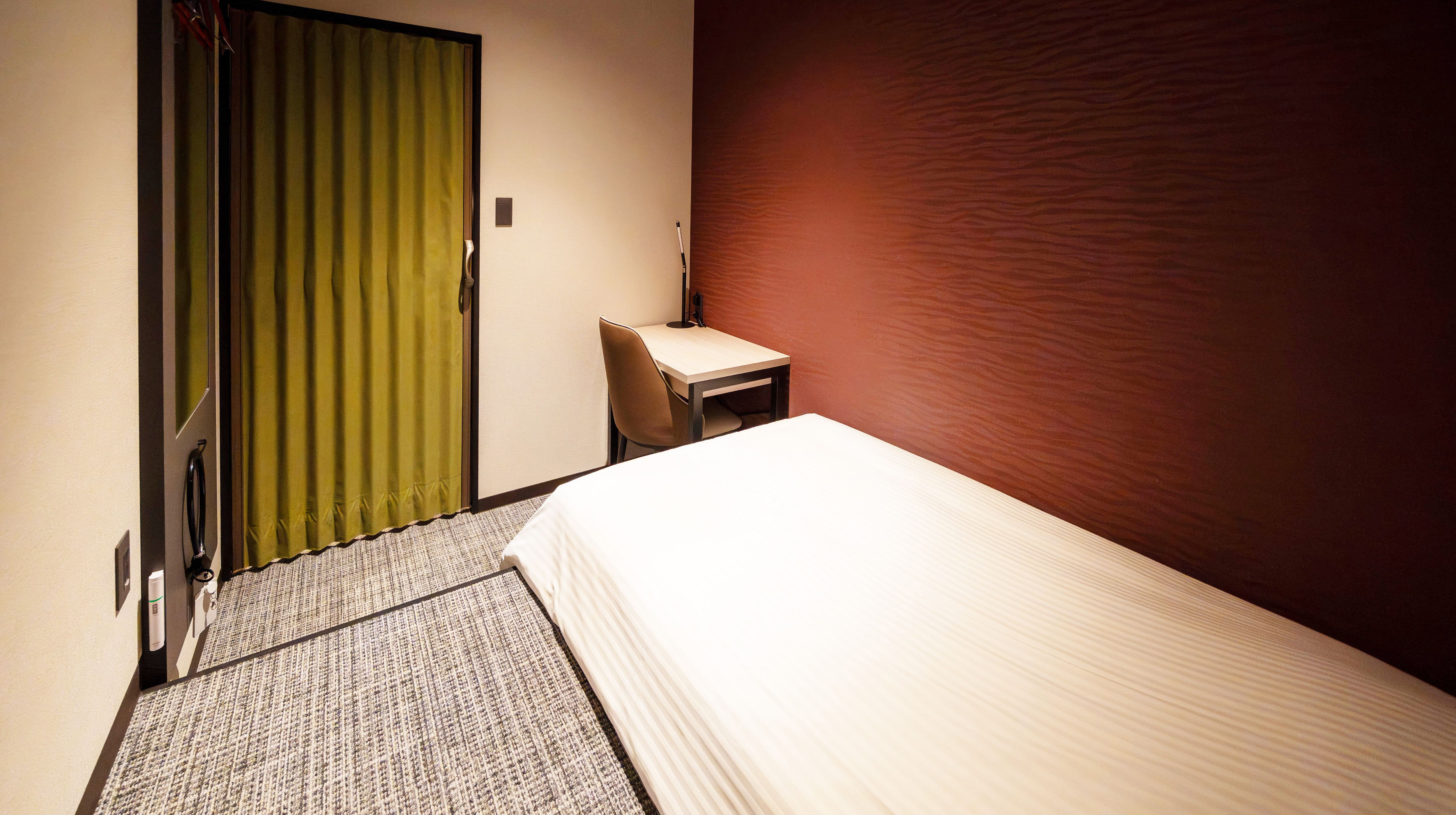 キャビンルーム(デスク有)