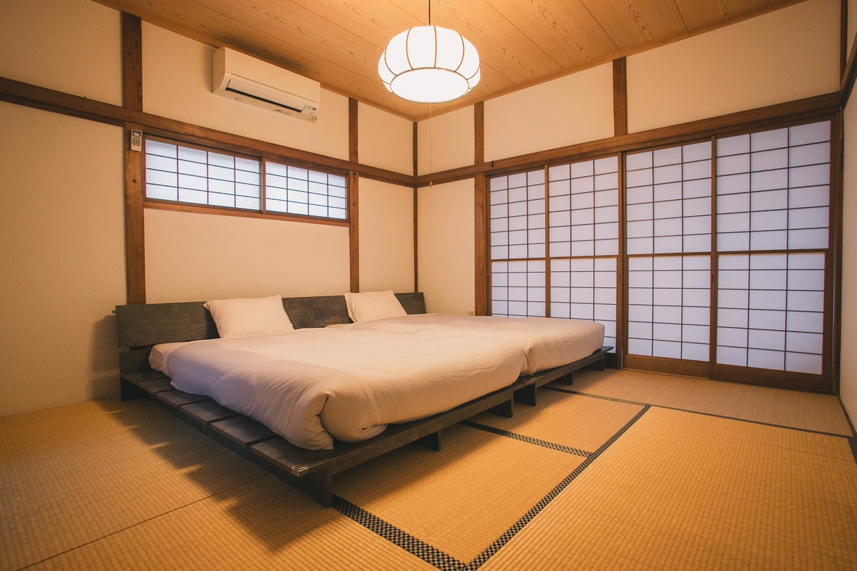 【春旅学割】平日限定10％OFF｜卒業・ゼミ旅行歓迎｜熱海で遊んで夜は網代の貸切温泉で春の思い出を！