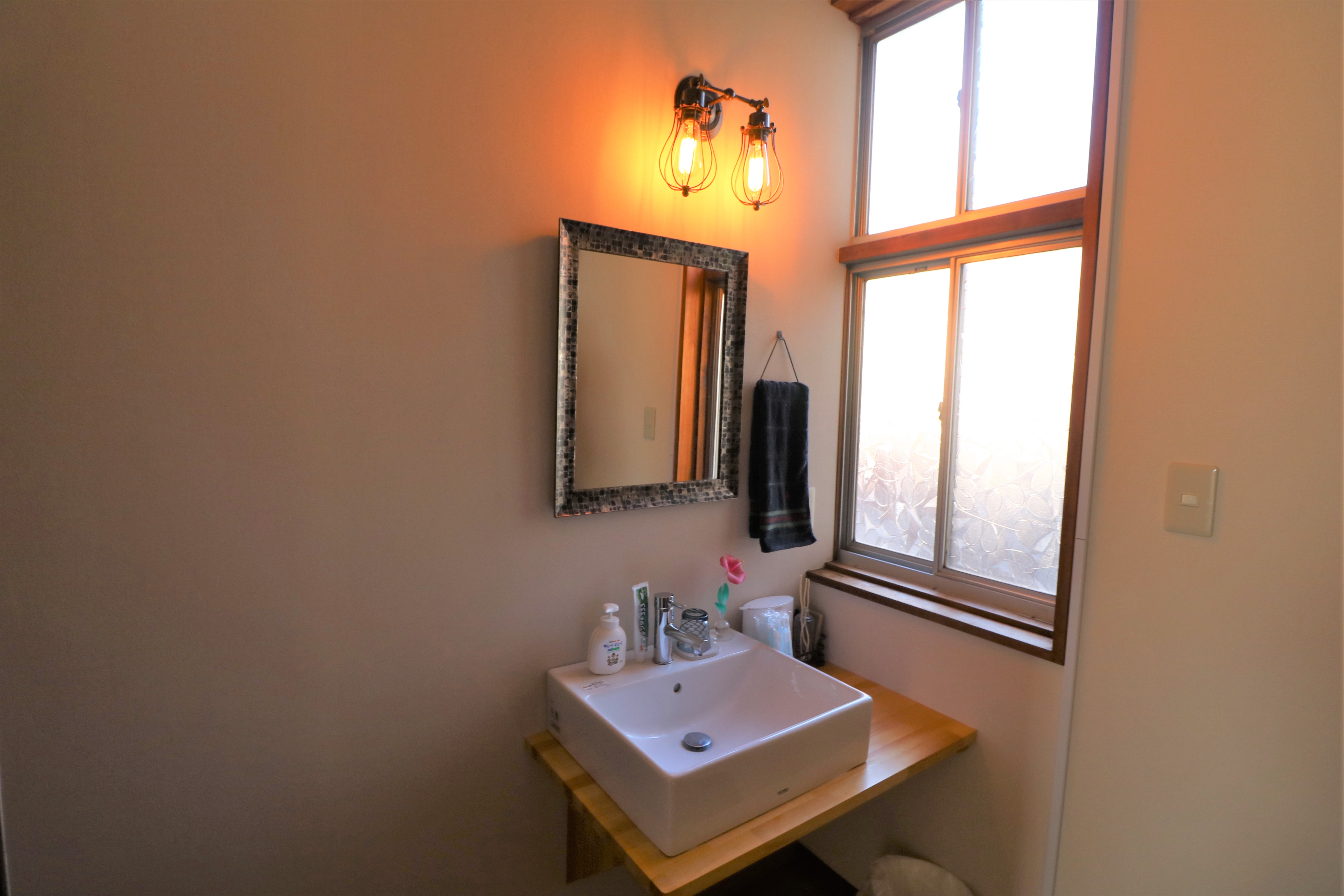 【設備】水回りはリノベーションされた洗面所