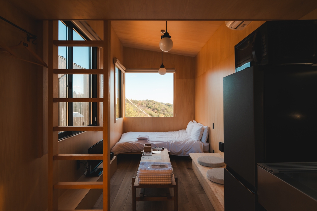 【神石高原・素泊り】トレーラー泊！182号線沿いでビジネス・観光に便利（Wi-Fi・無料駐車場）