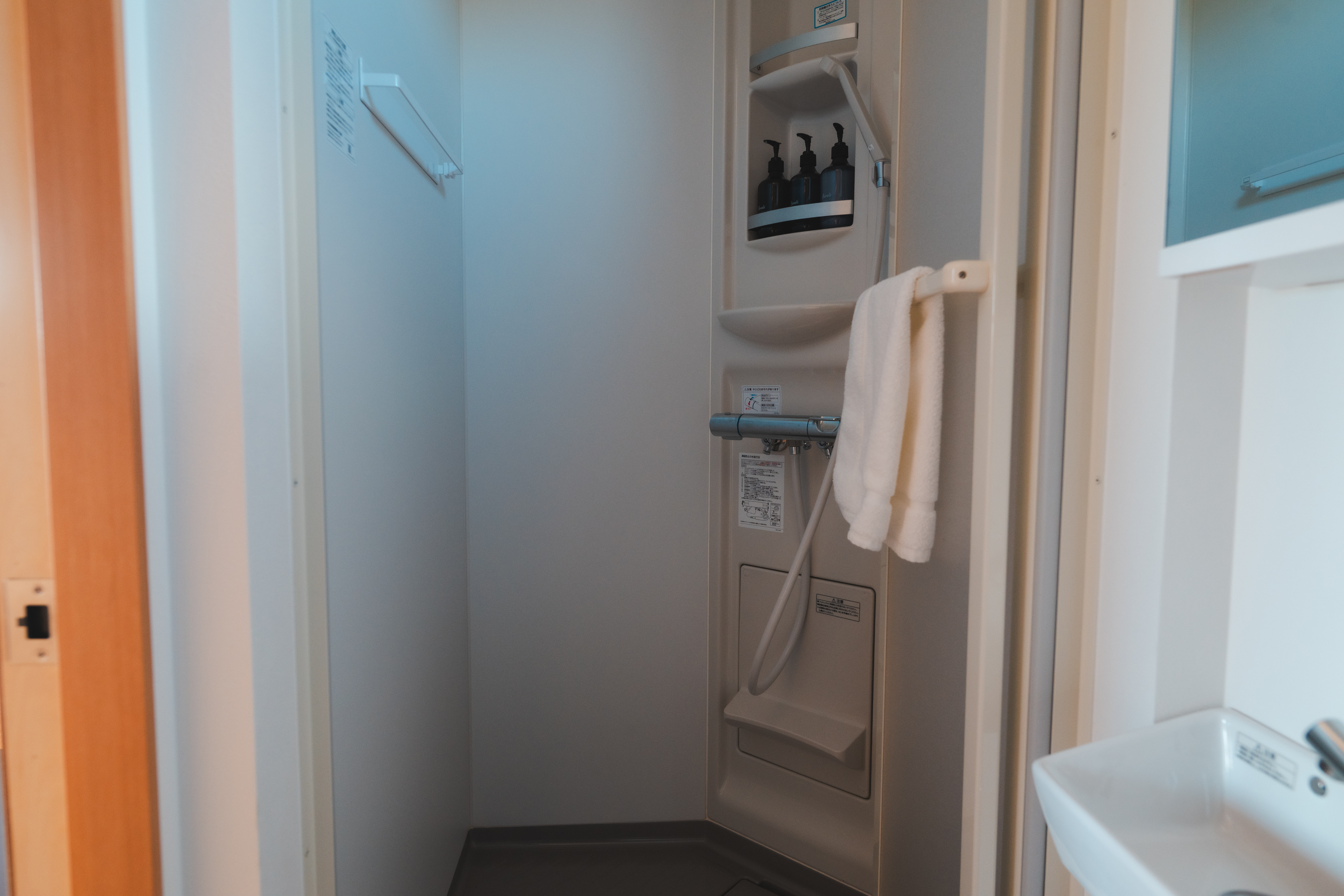 シャワールーム・横