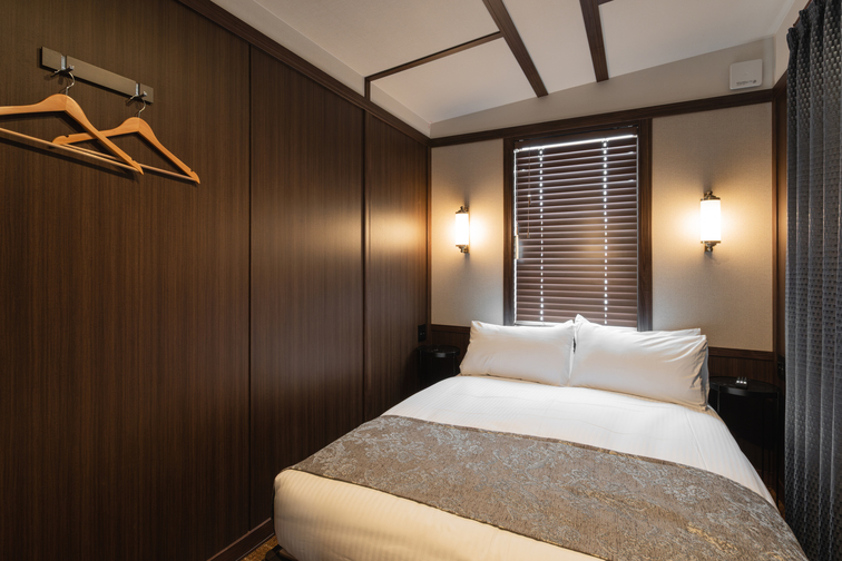 シモンズ製ダブルベッドは寝心地抜群