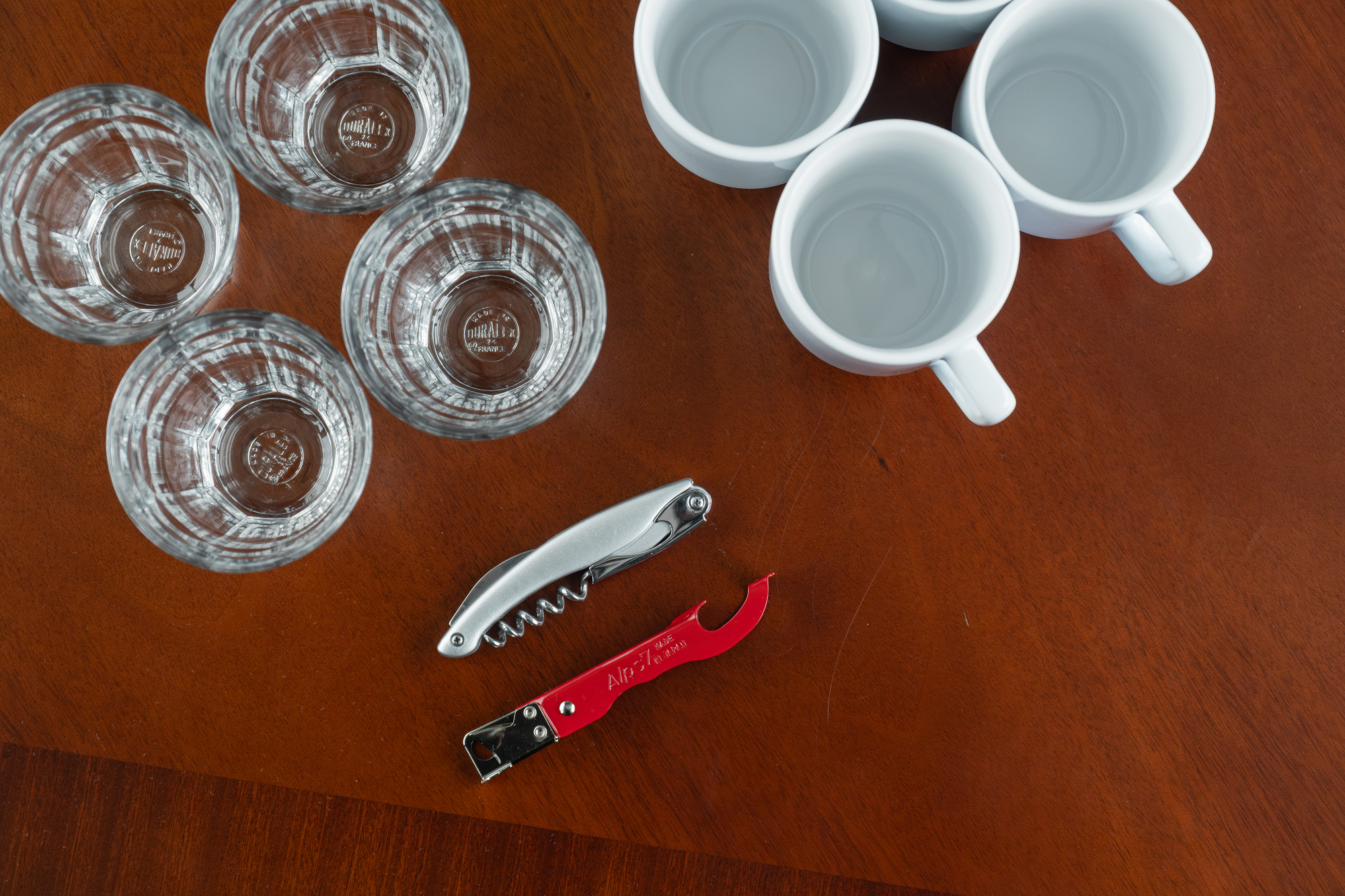 カップ、マグ、ワインオープナー常設