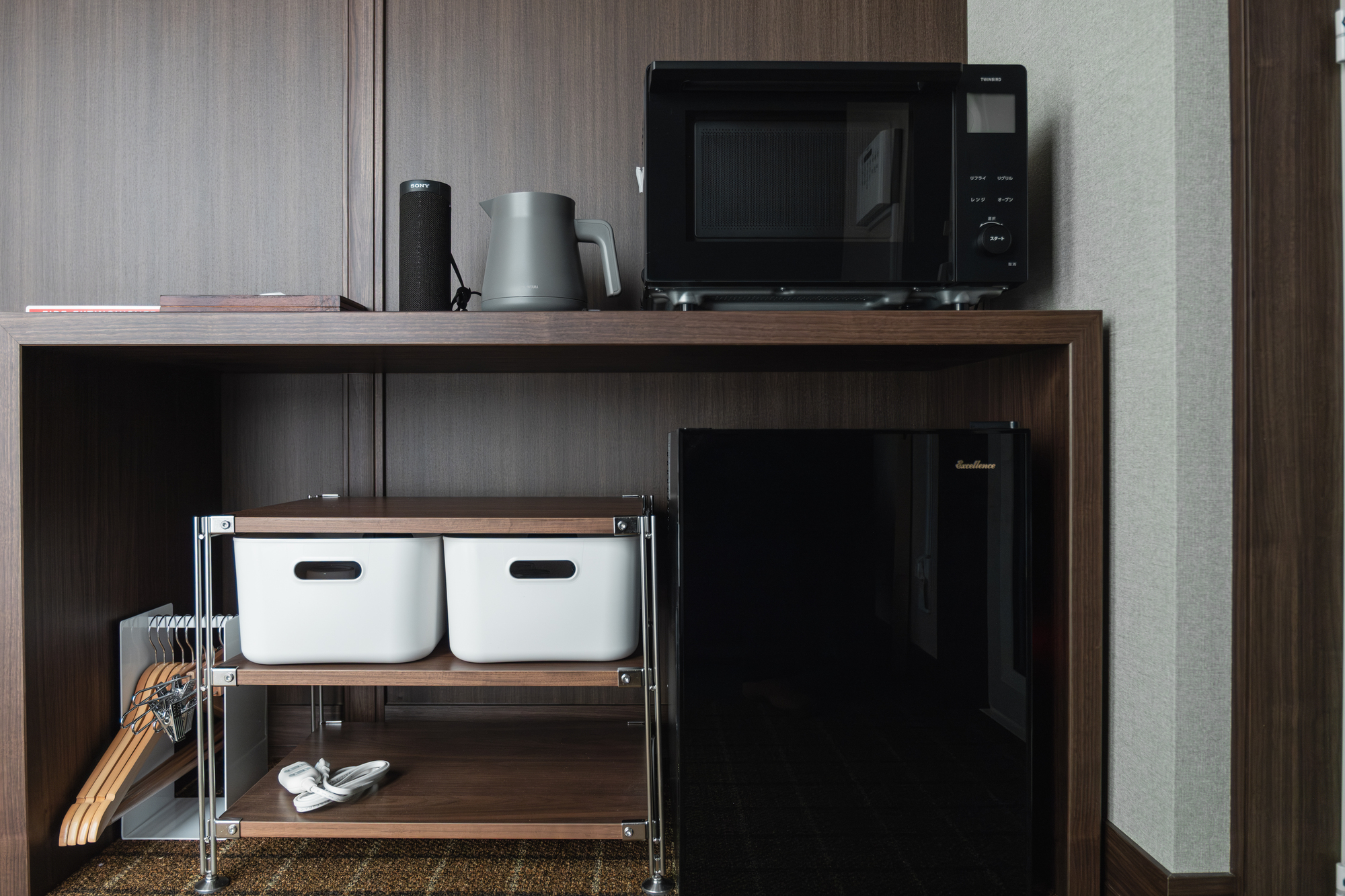 キッチンはございませんが、電子レンジやケトルはございます