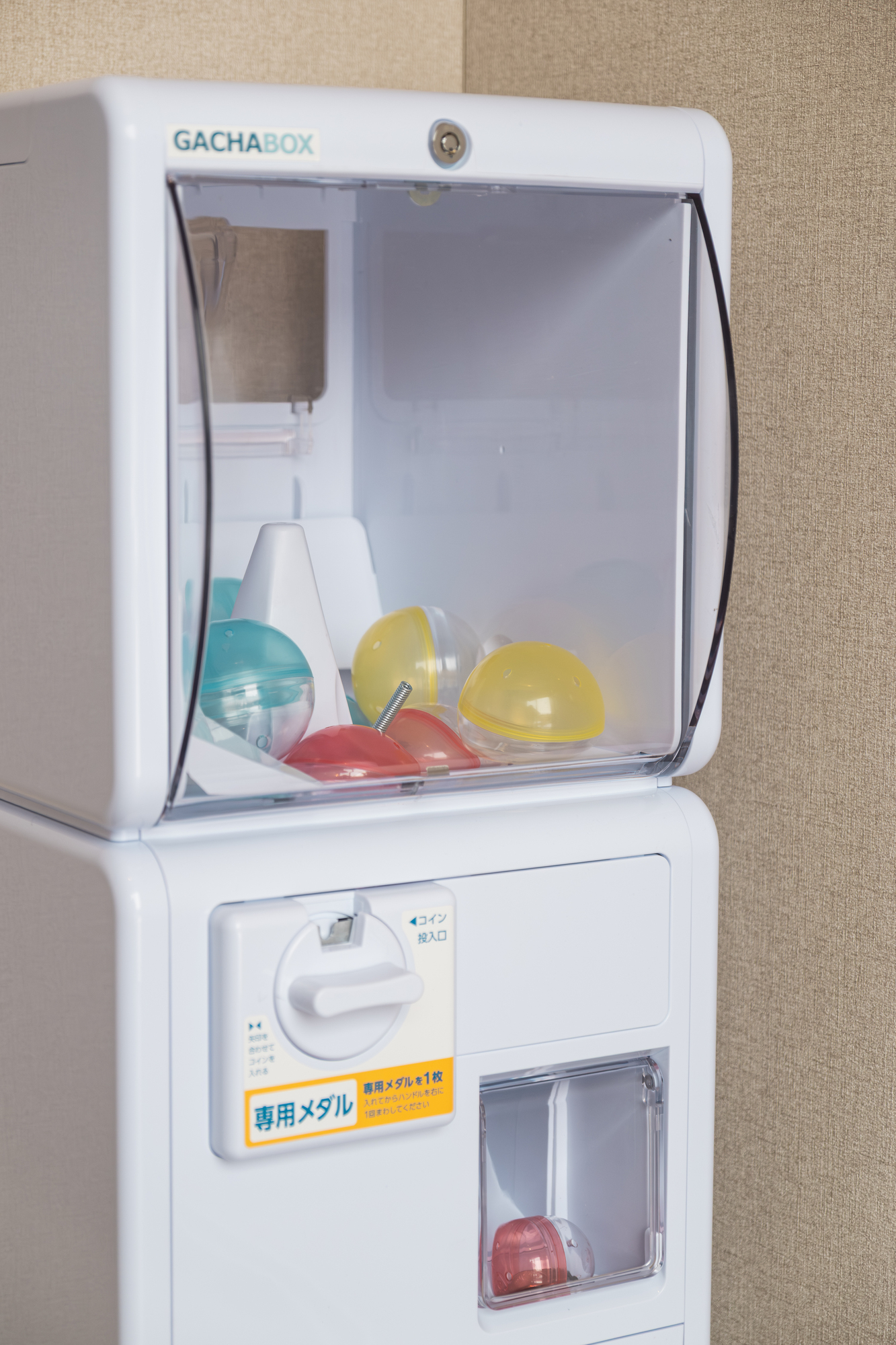 ご宿泊者様専用のガチャガチャもご用意！ここだけの特別な鉄道グッズが手に入ります