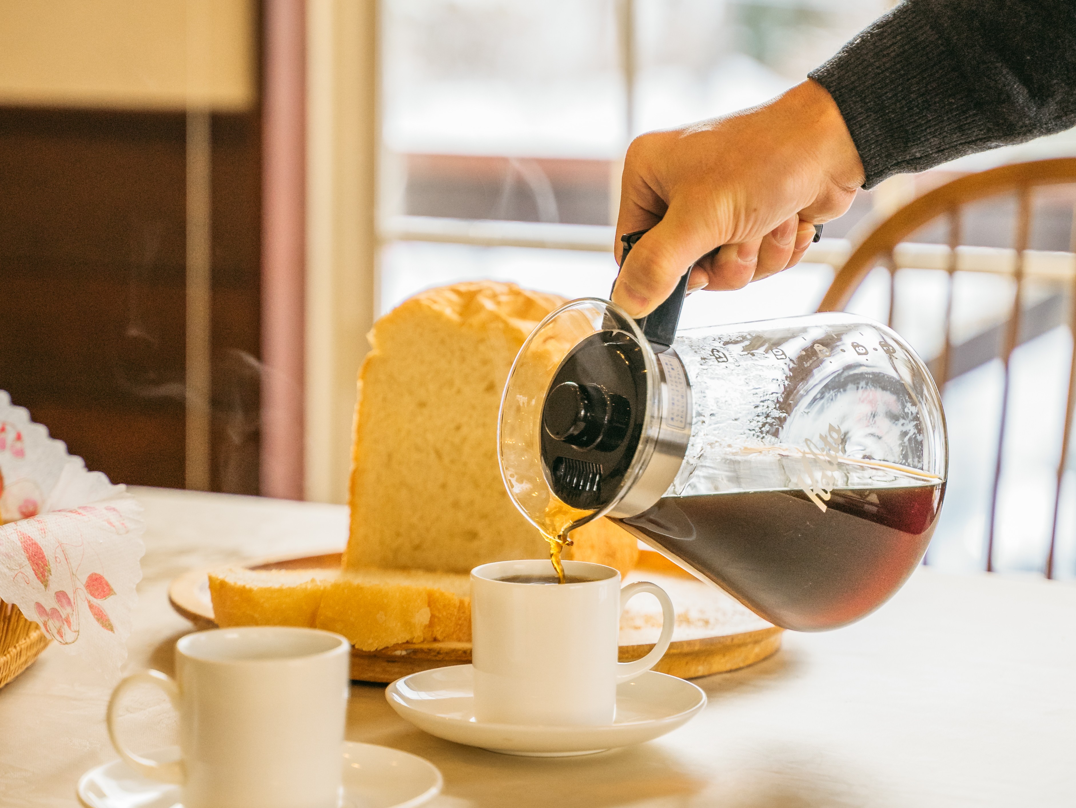コーヒーは焙煎したてのものを取り寄せています。