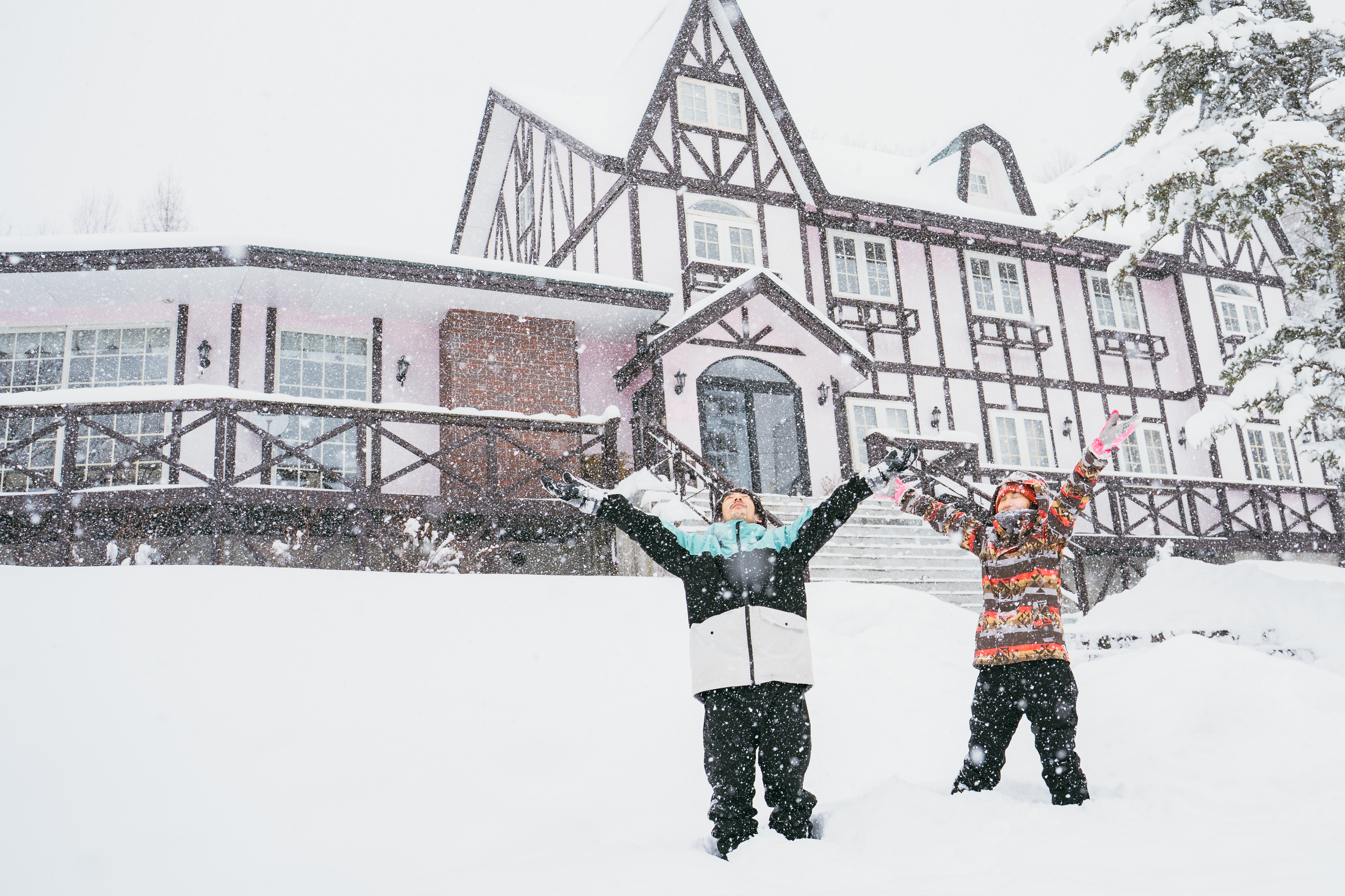 真っ白な世界に思わずはしゃいでしまうことでしょう！