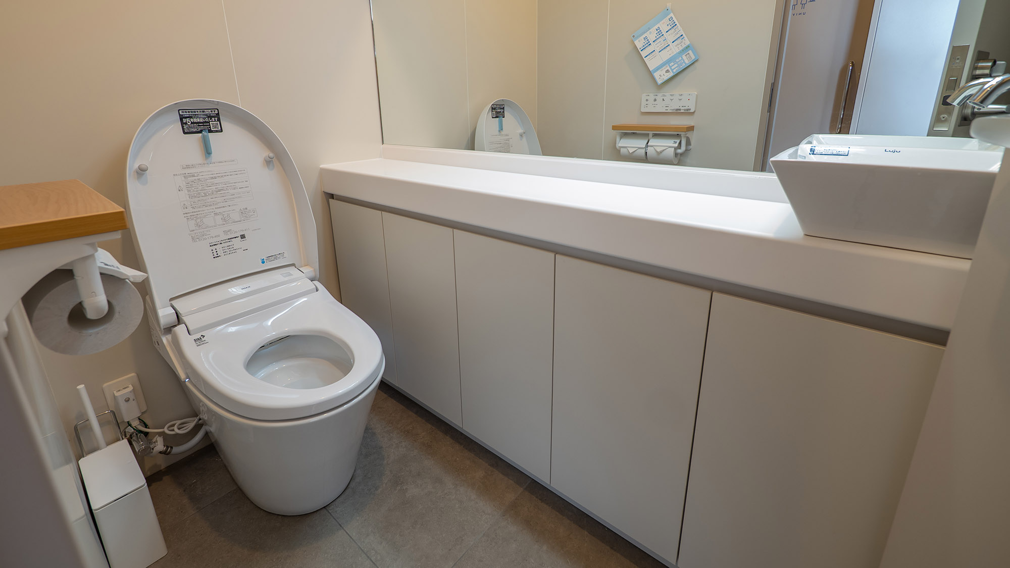 女子トイレ（ロビー）