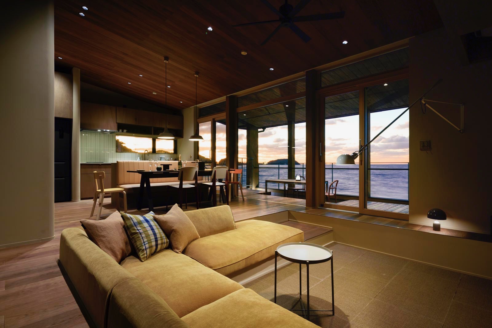 リビング「The Garage」