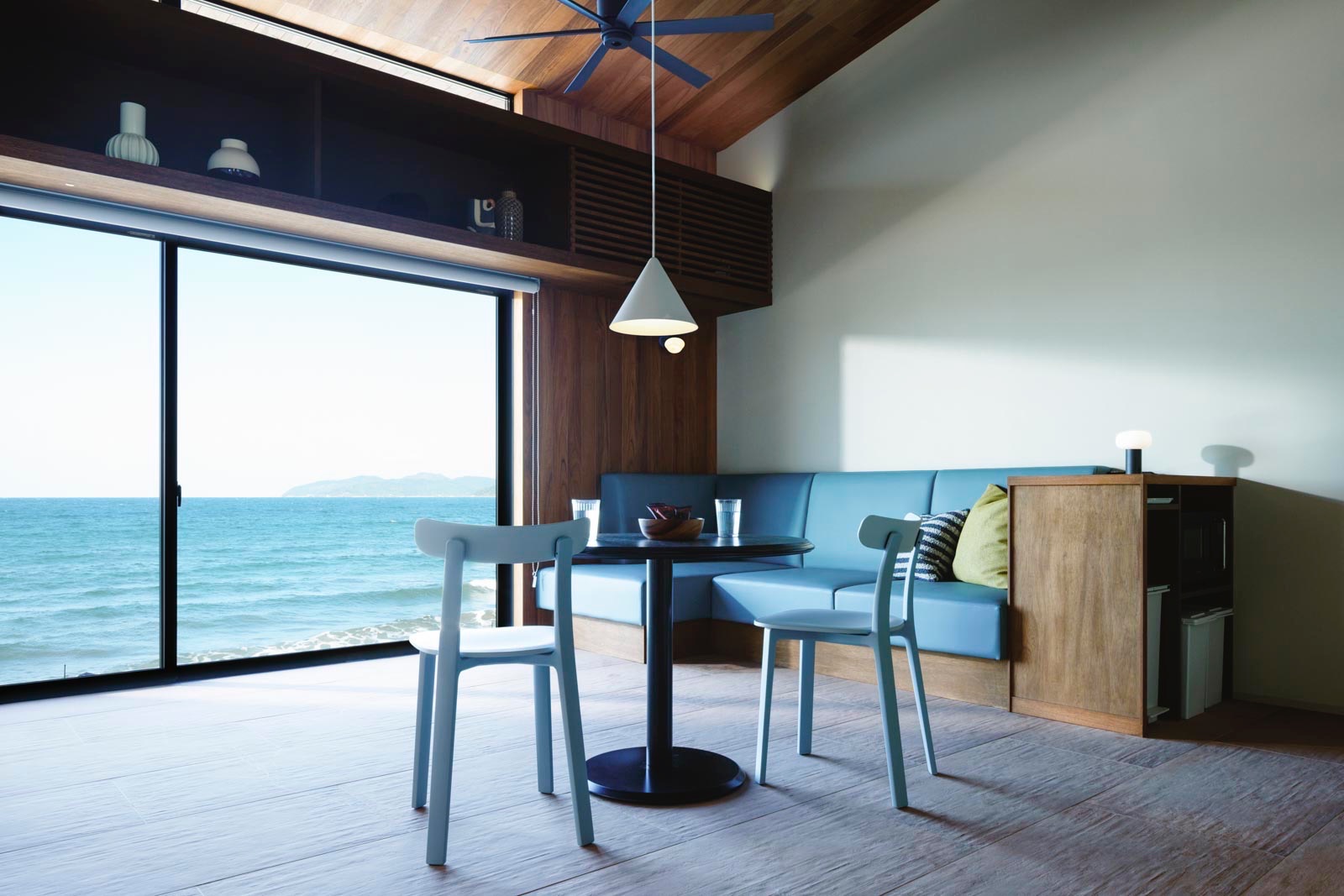 部屋（The One-E）