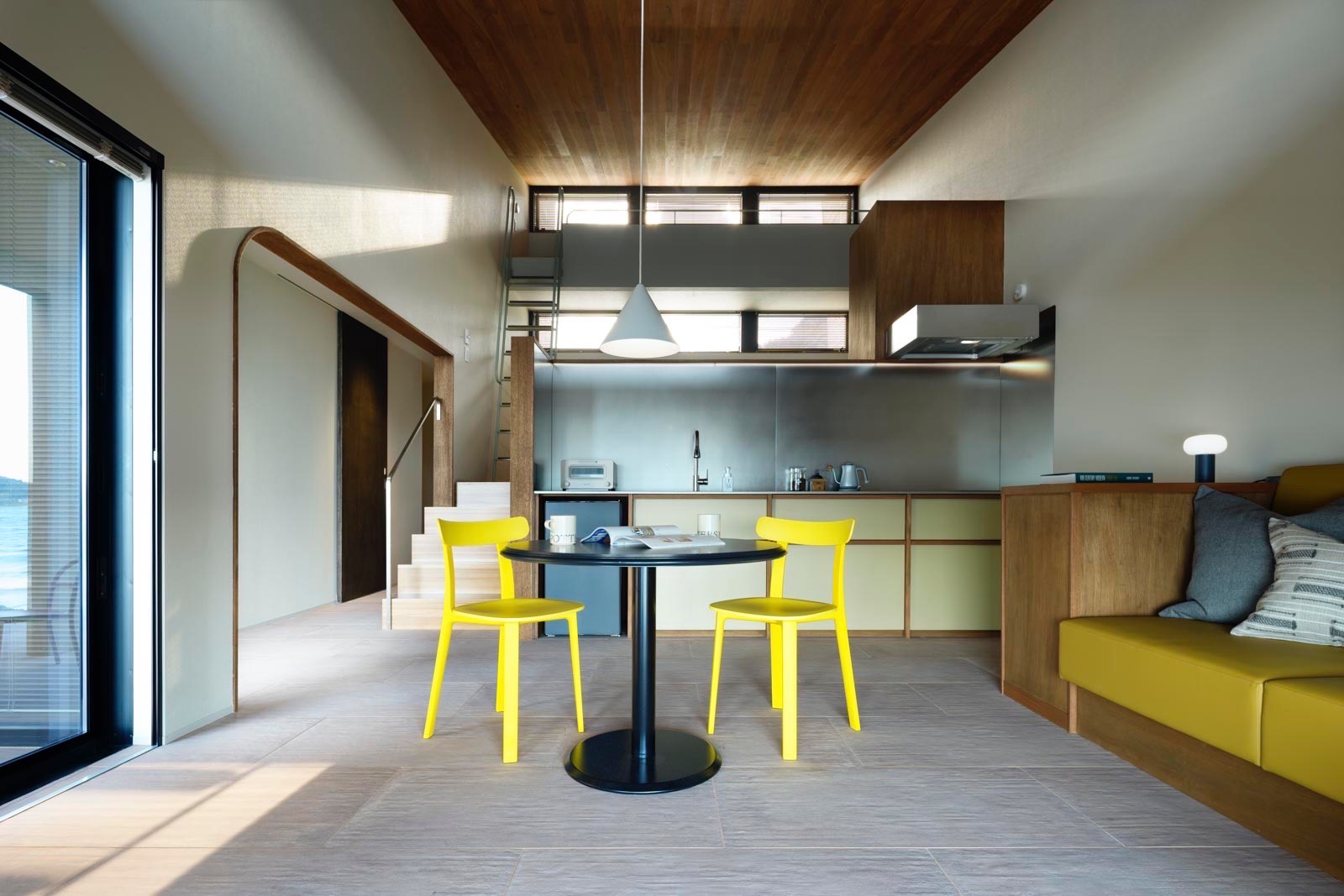 部屋（The One-W）