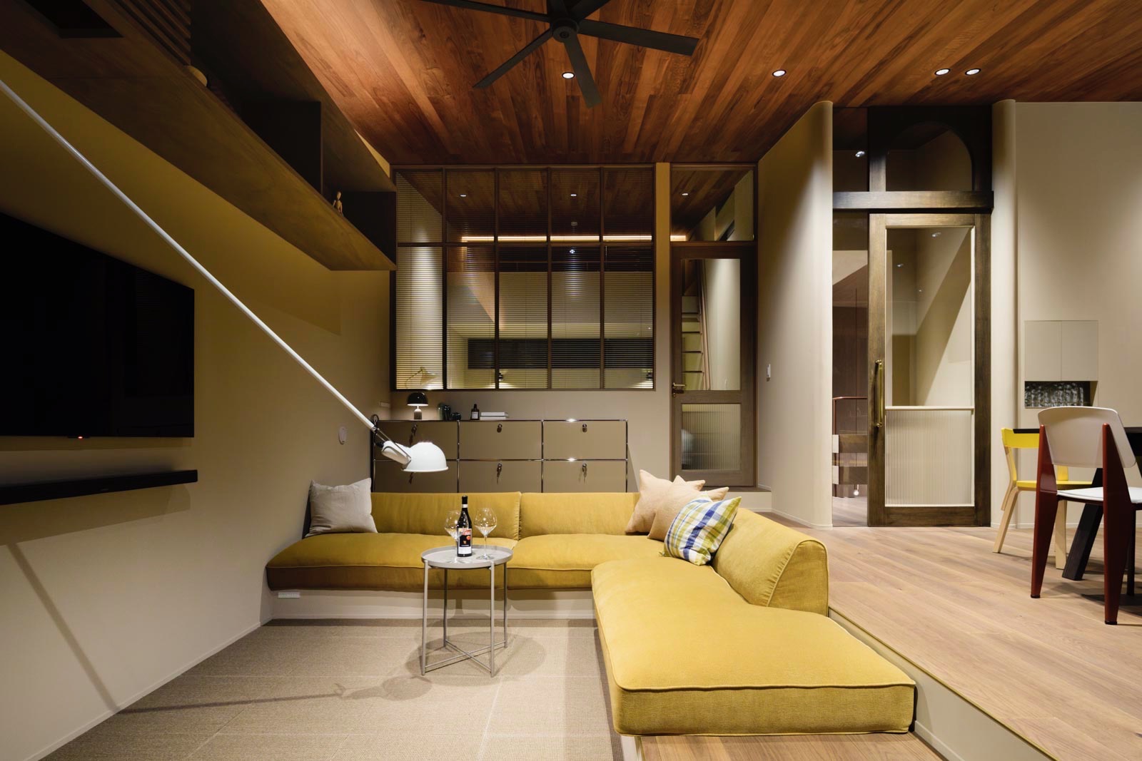 リビング（The Garage）