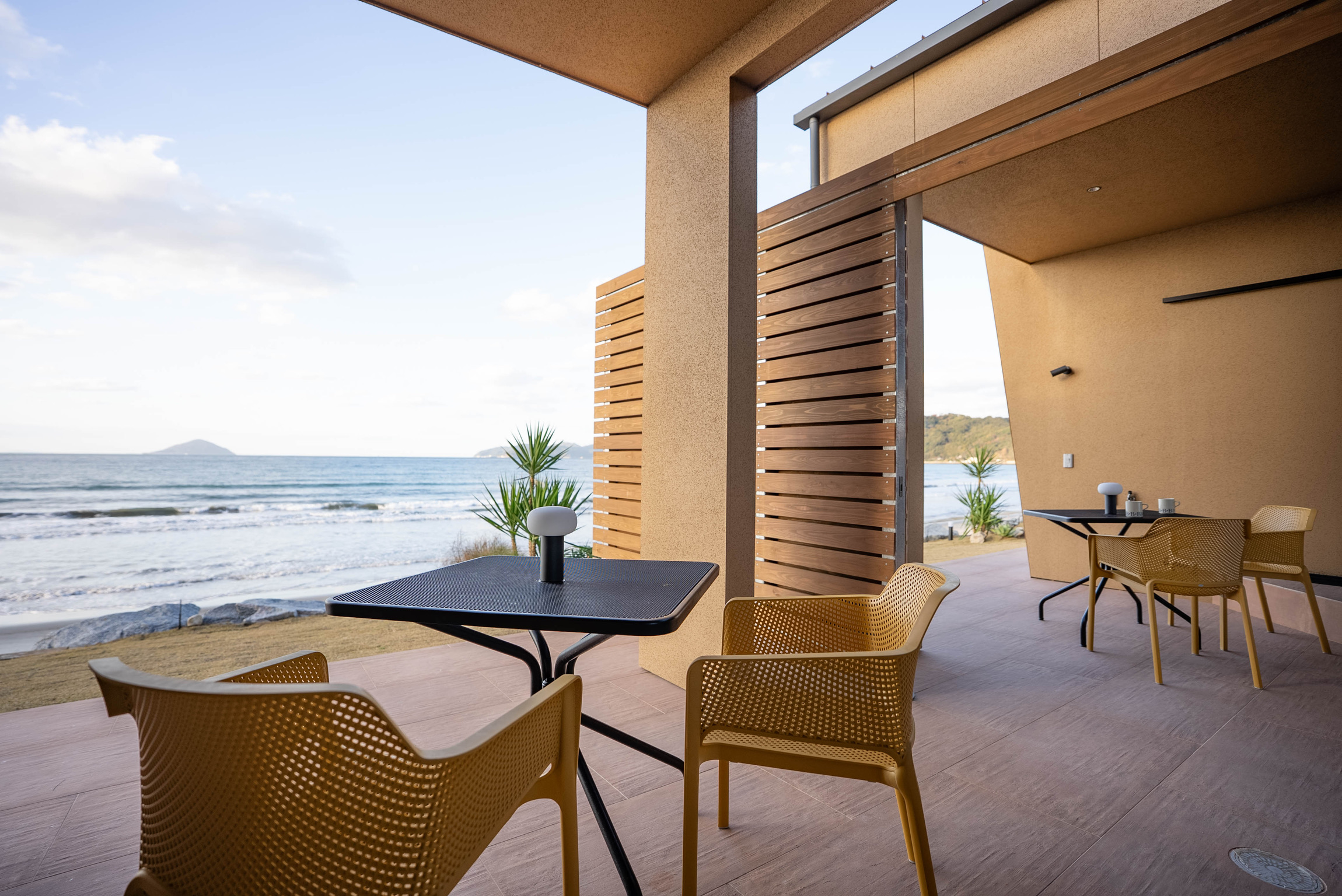 テラス（The One-E・W）