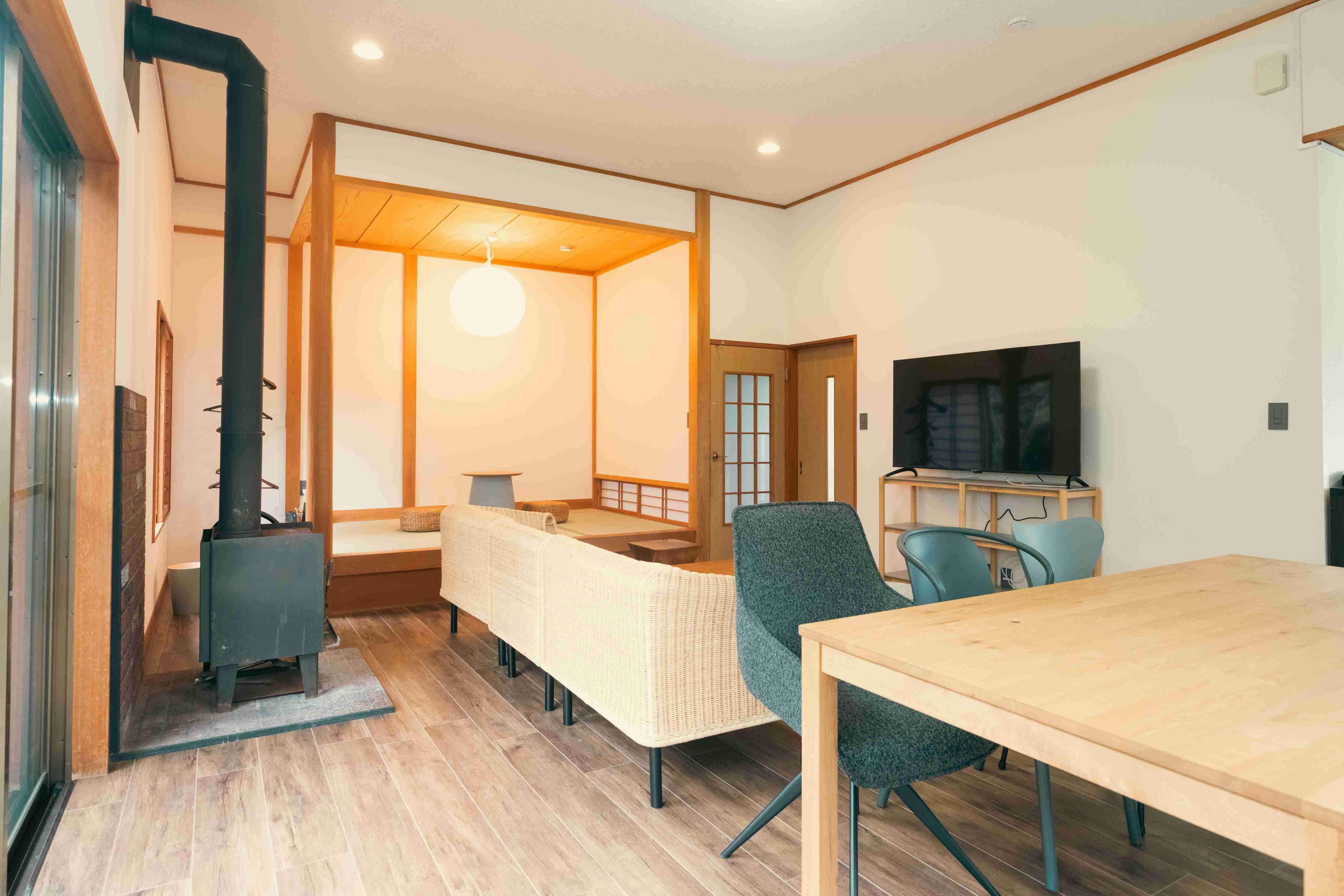 【新春SALE20％OFF】1日1組限定｜素泊まり｜BBQグリル無料｜広々テラス｜最大7名｜2寝室