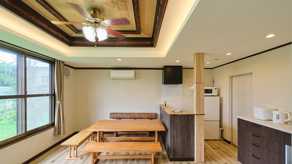 みんなで囲めるダイニングテーブル