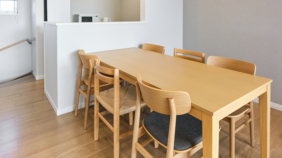 ダイニングテーブル