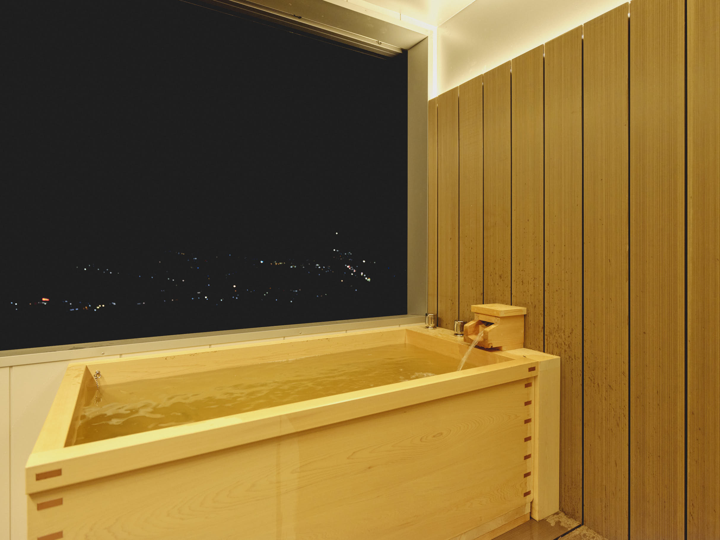 【アルプスビュー Suite Villa】半露天温泉