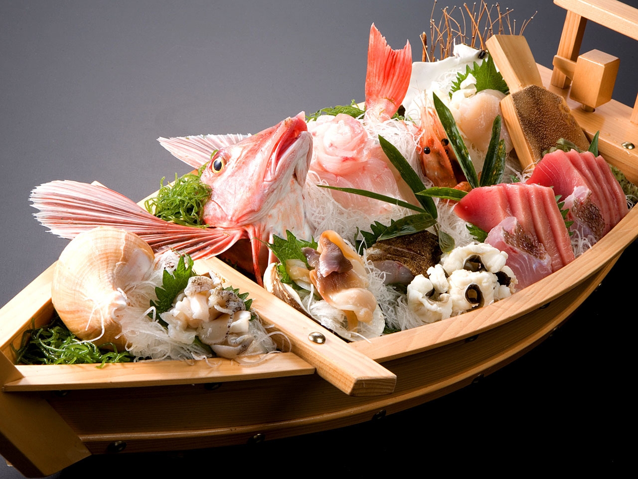 【お部屋出しまたは個室食】≪１日２組限定≫７５センチの大舟盛りを豪快に味わう！【2食付き】