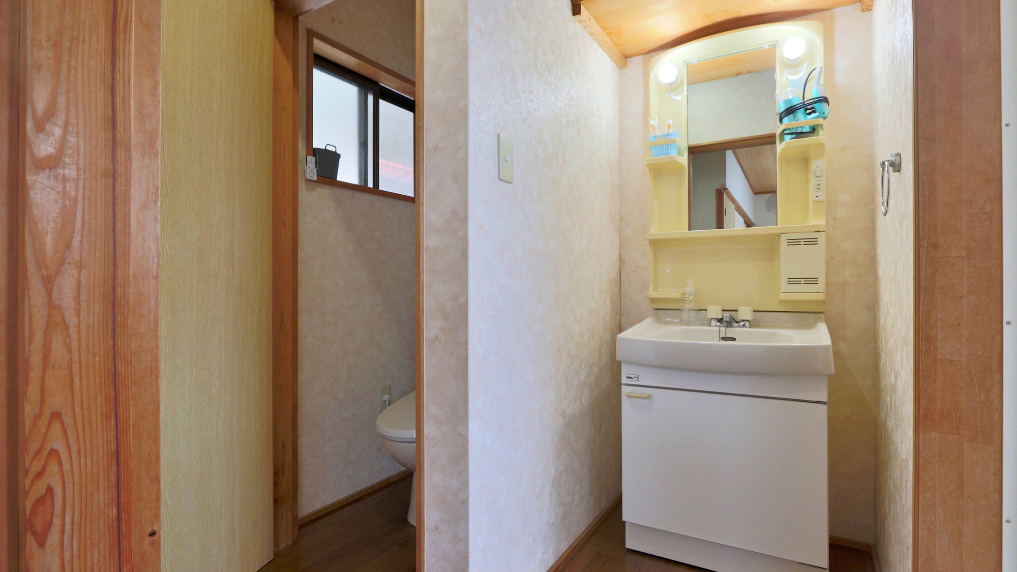 【客室】2F海見え和室6畳 バス・トイレ付 