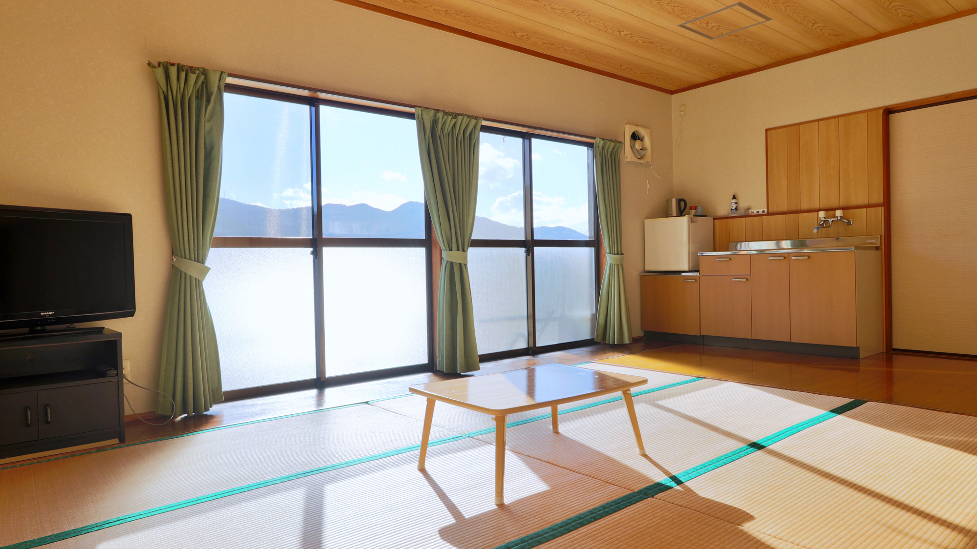 【客室】1F和室6畳 バス・トイレ付 