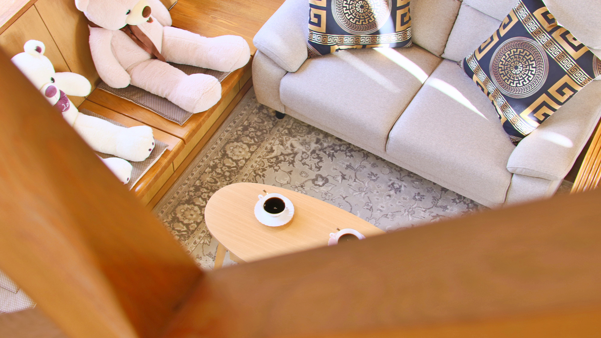 【リビングルーム】吹き抜けの空間