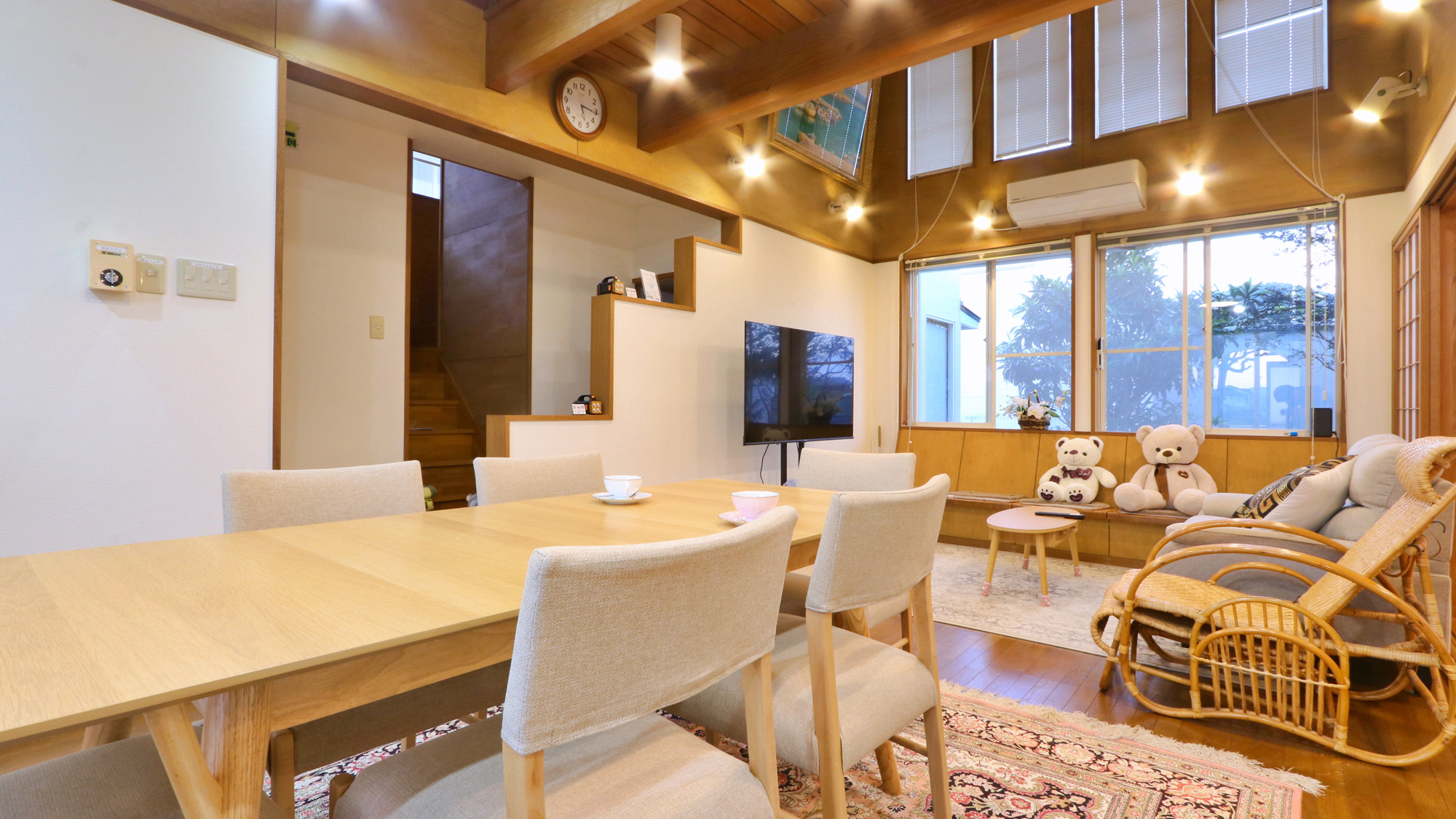 【ダイニングルーム】