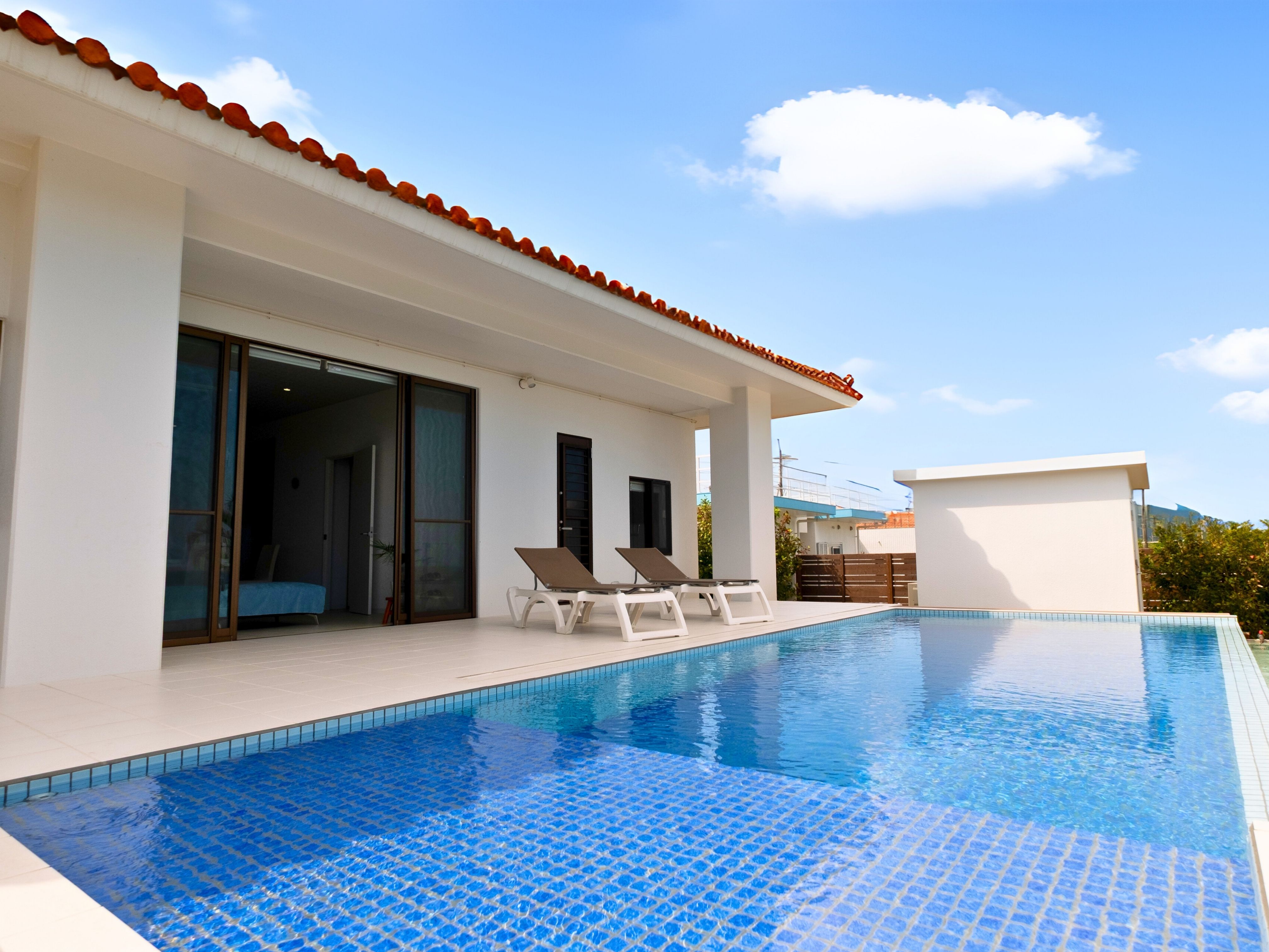 プライベートプール付きヴィラ外観