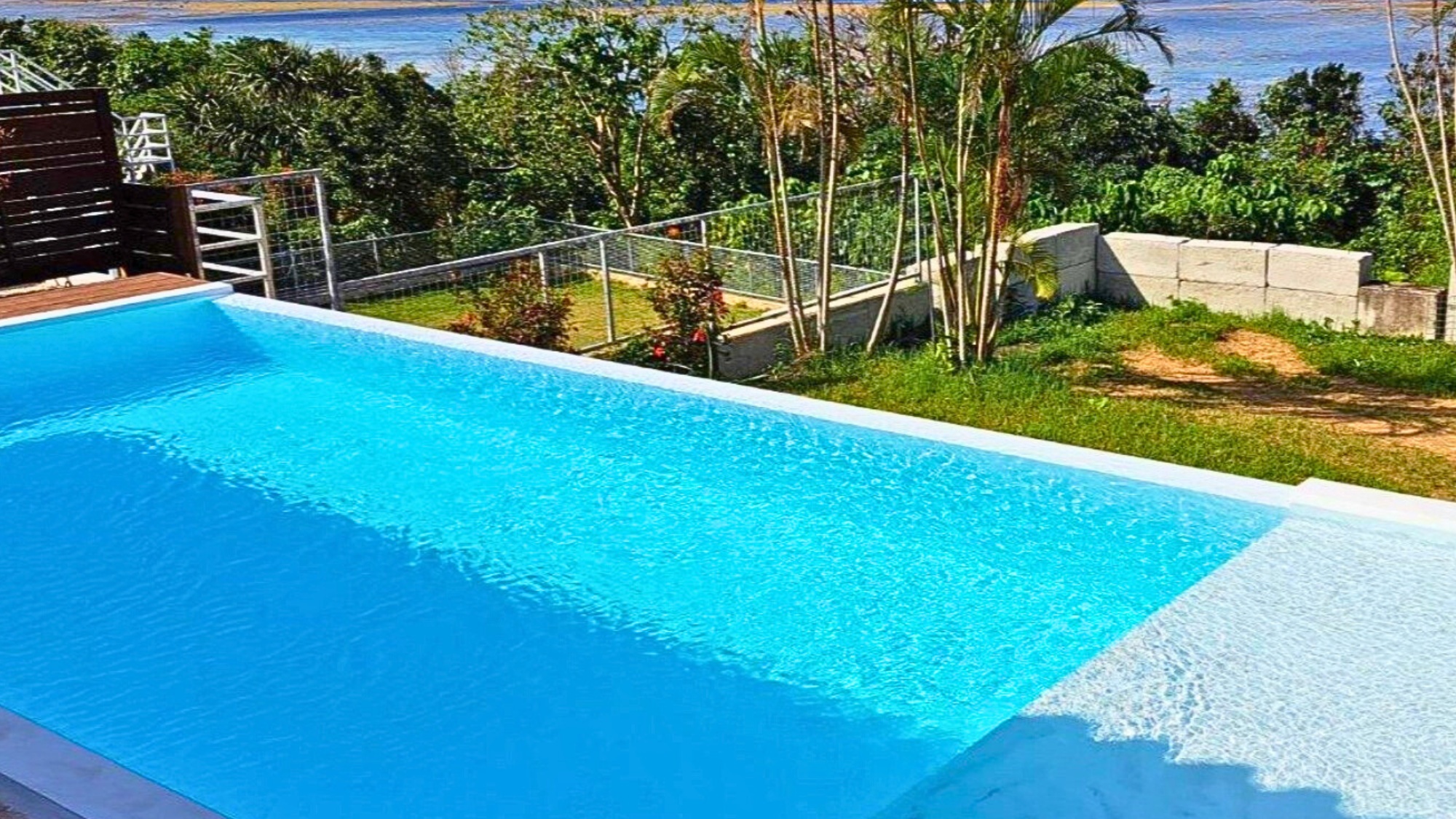 プライベートプール