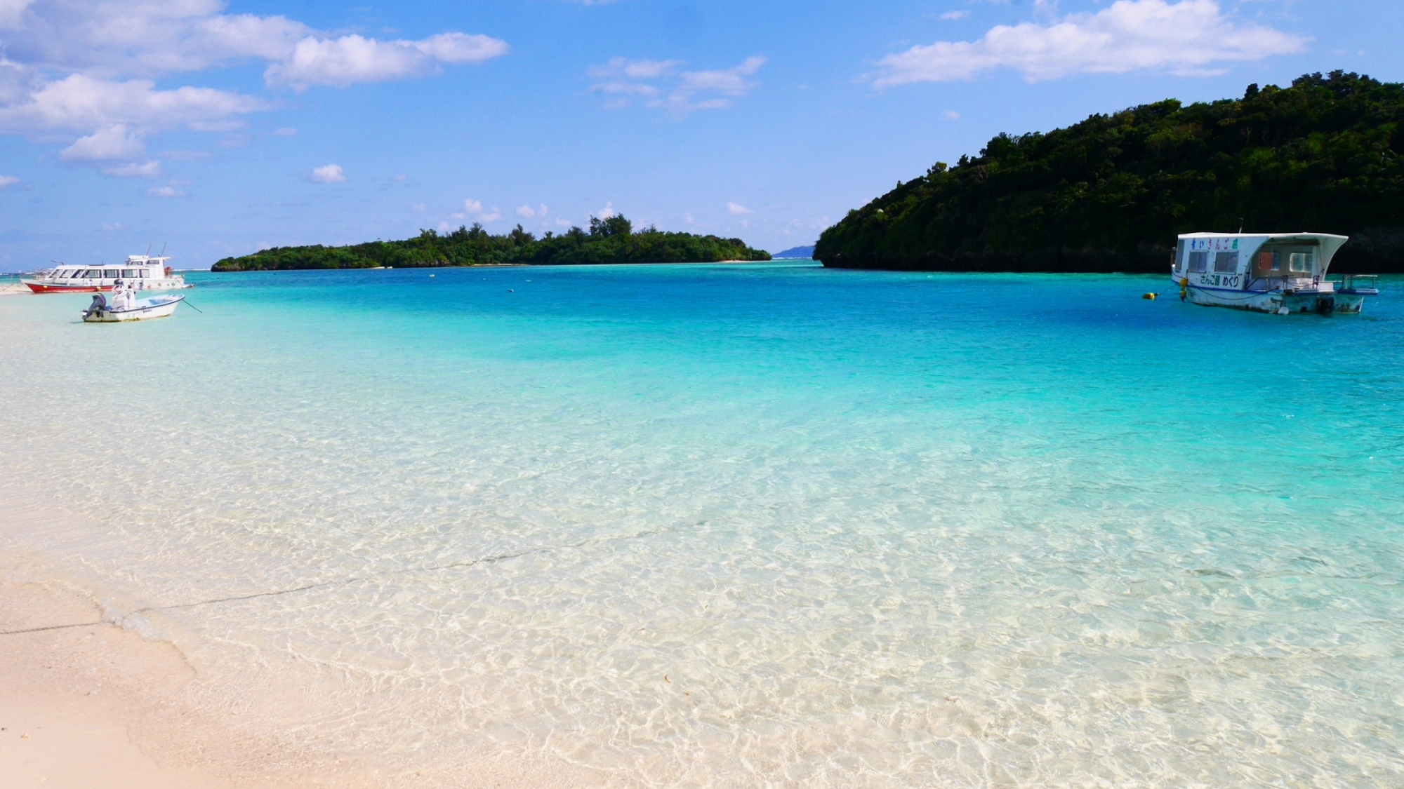 川平湾まで車で5分