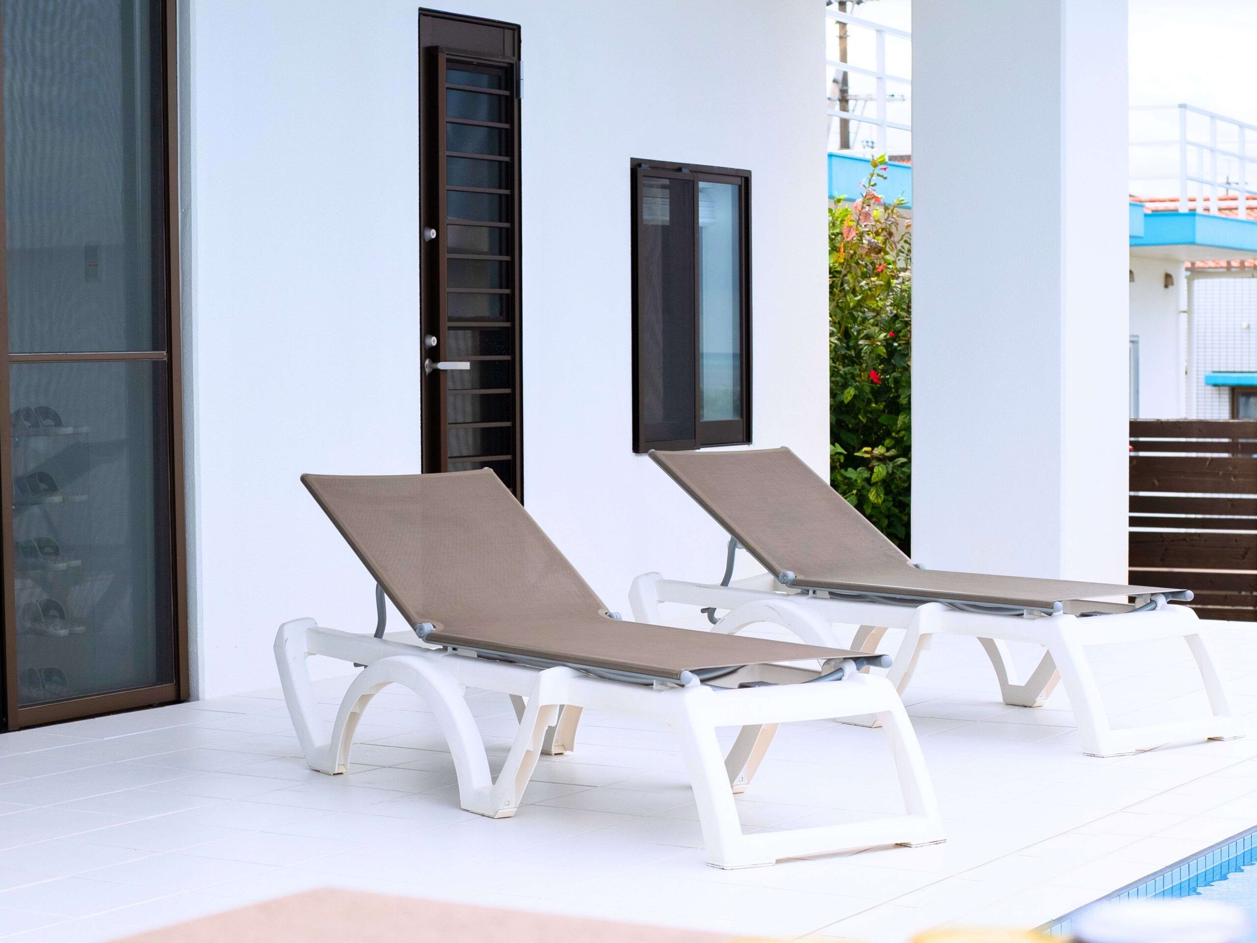 プールサイドのリラックスチェア