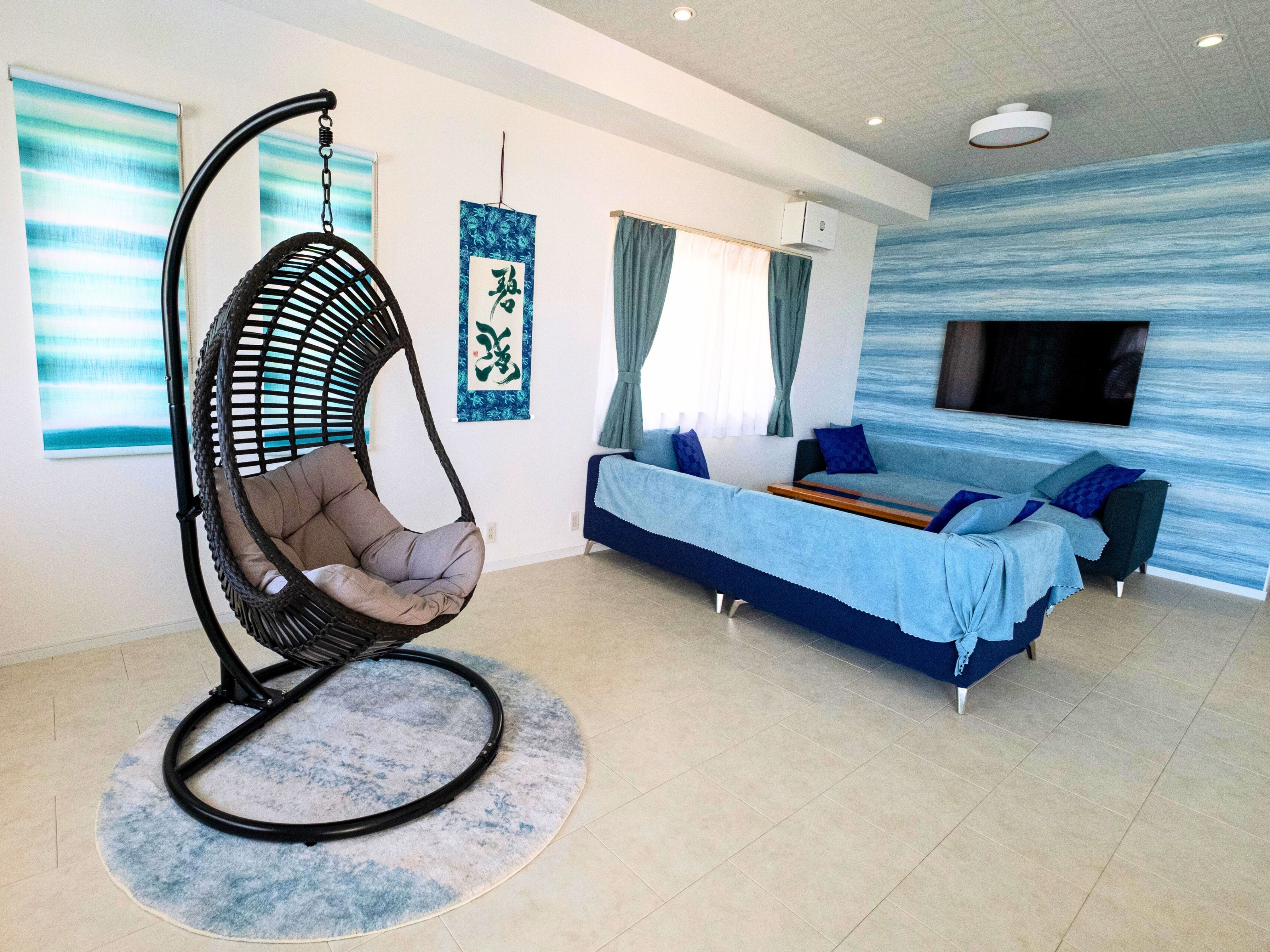 ハンギングチェアのある客室