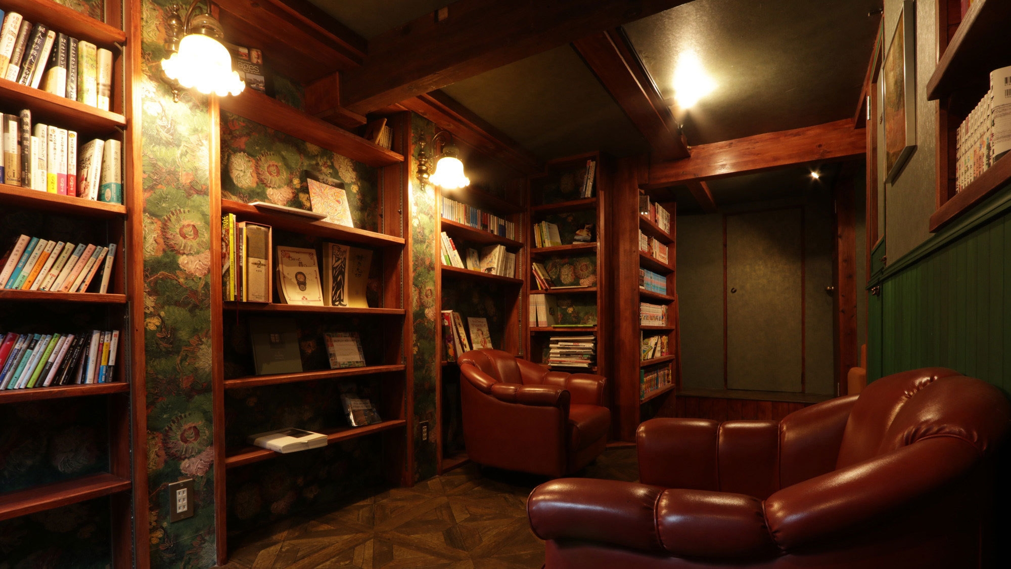 【素泊り】風情のある木造三階建◇気分は物語の主人公♪純和室とキングサイズベッドの贅沢空間☆