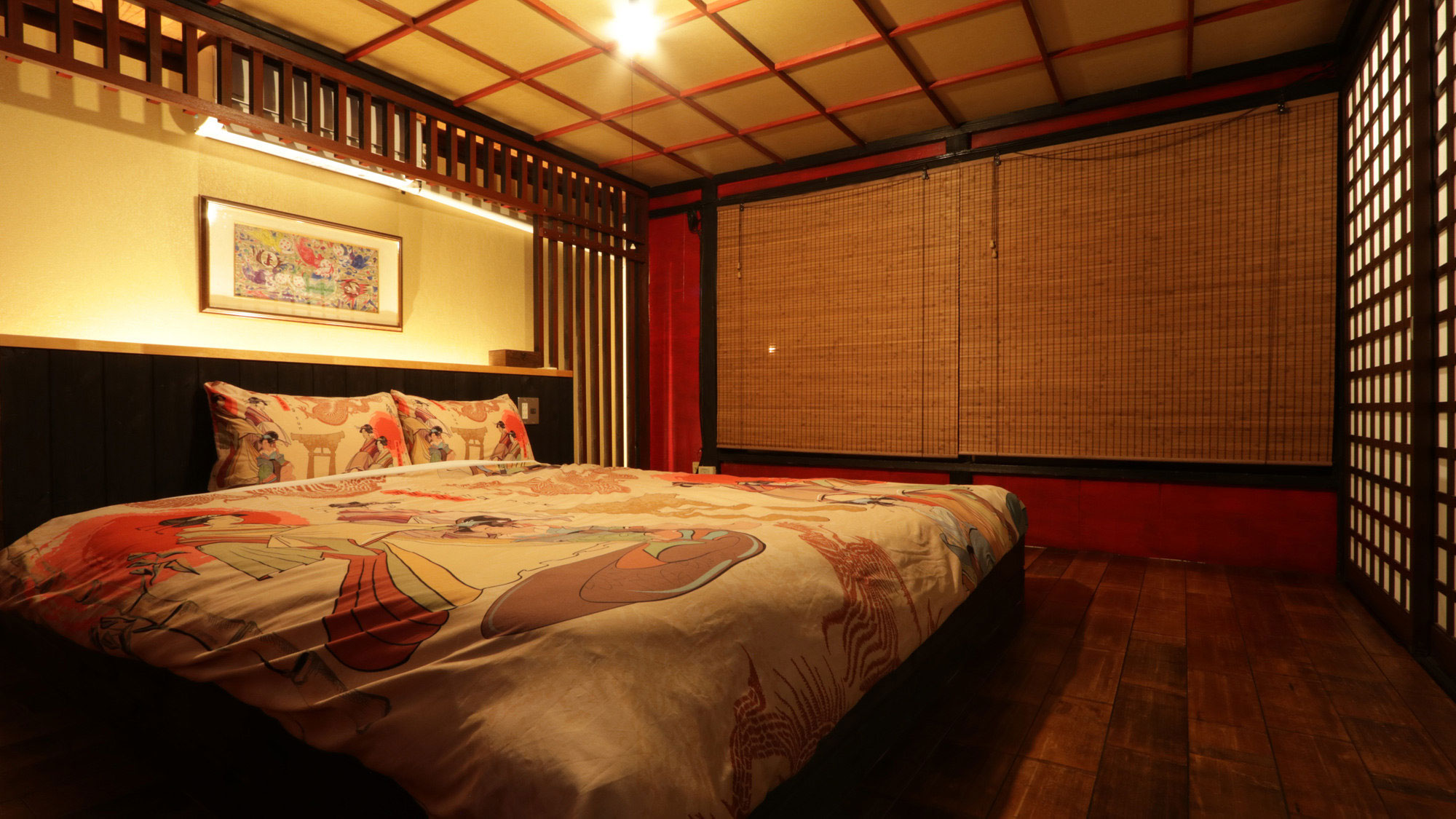 客室_三階はキングサイズベッドの寝室。気分は御殿様？ *