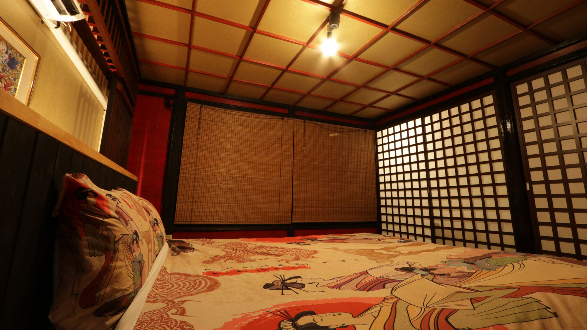 客室_三階はキングサイズベッドの寝室。気分は御殿様？*