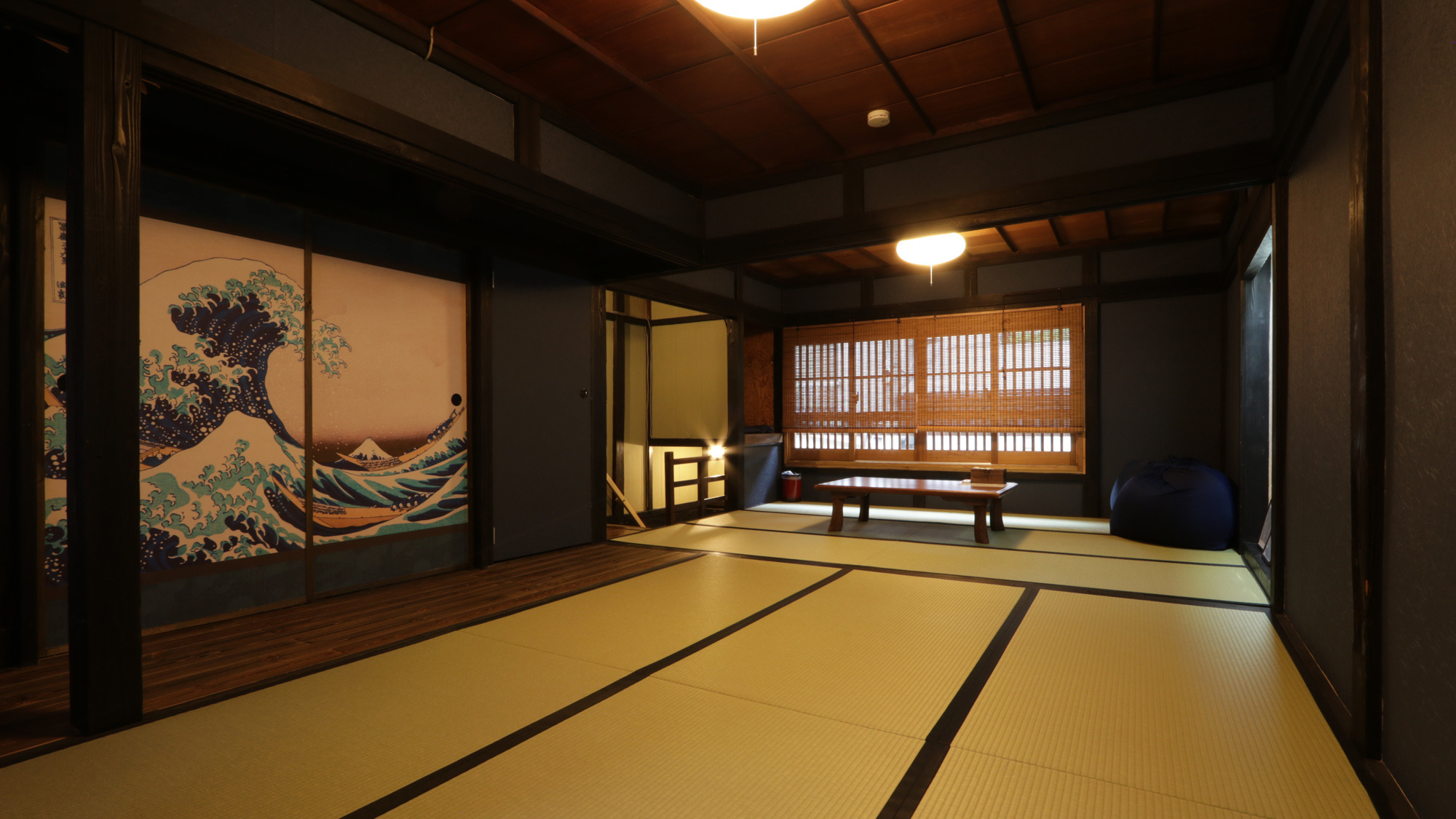 客室_二階は和室スペース。大人数の場合はこちらも寝室としてご利用ください *