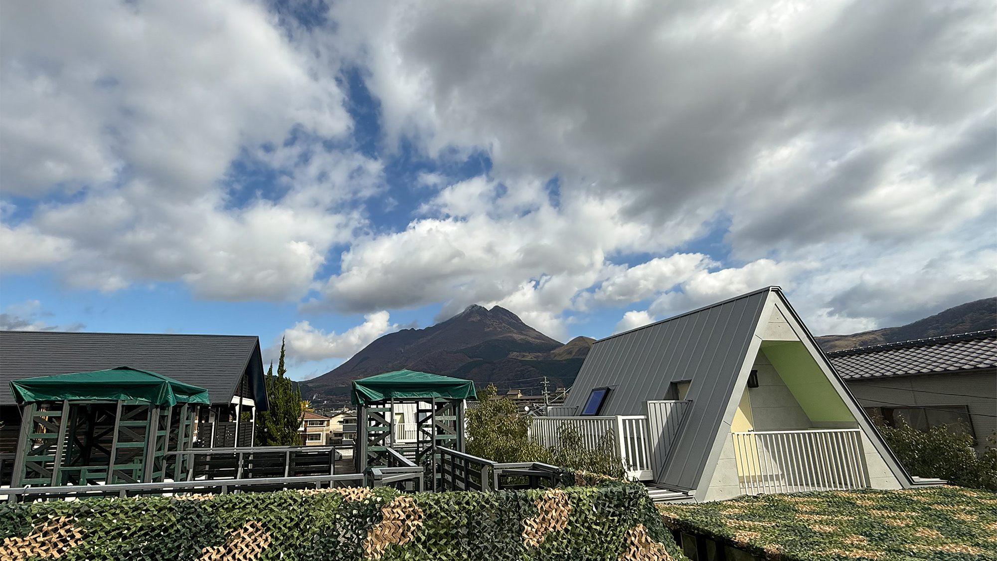 洋室2階建て　テラス付き　由布岳ビュー