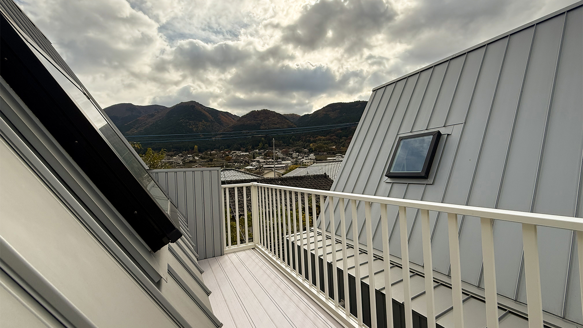 洋室2階建て　2階ベランダ