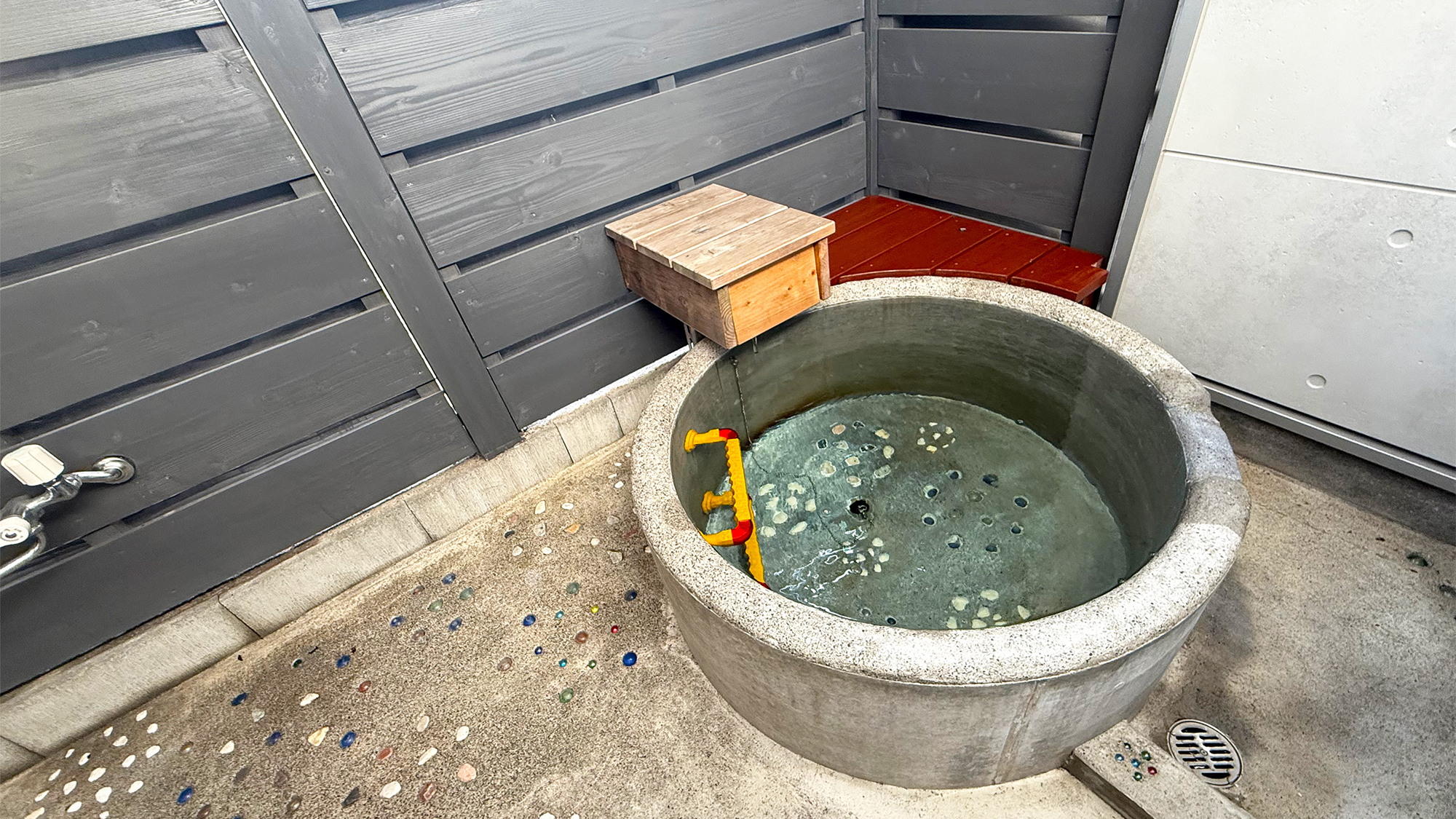 洋室２階建て　半露天風呂