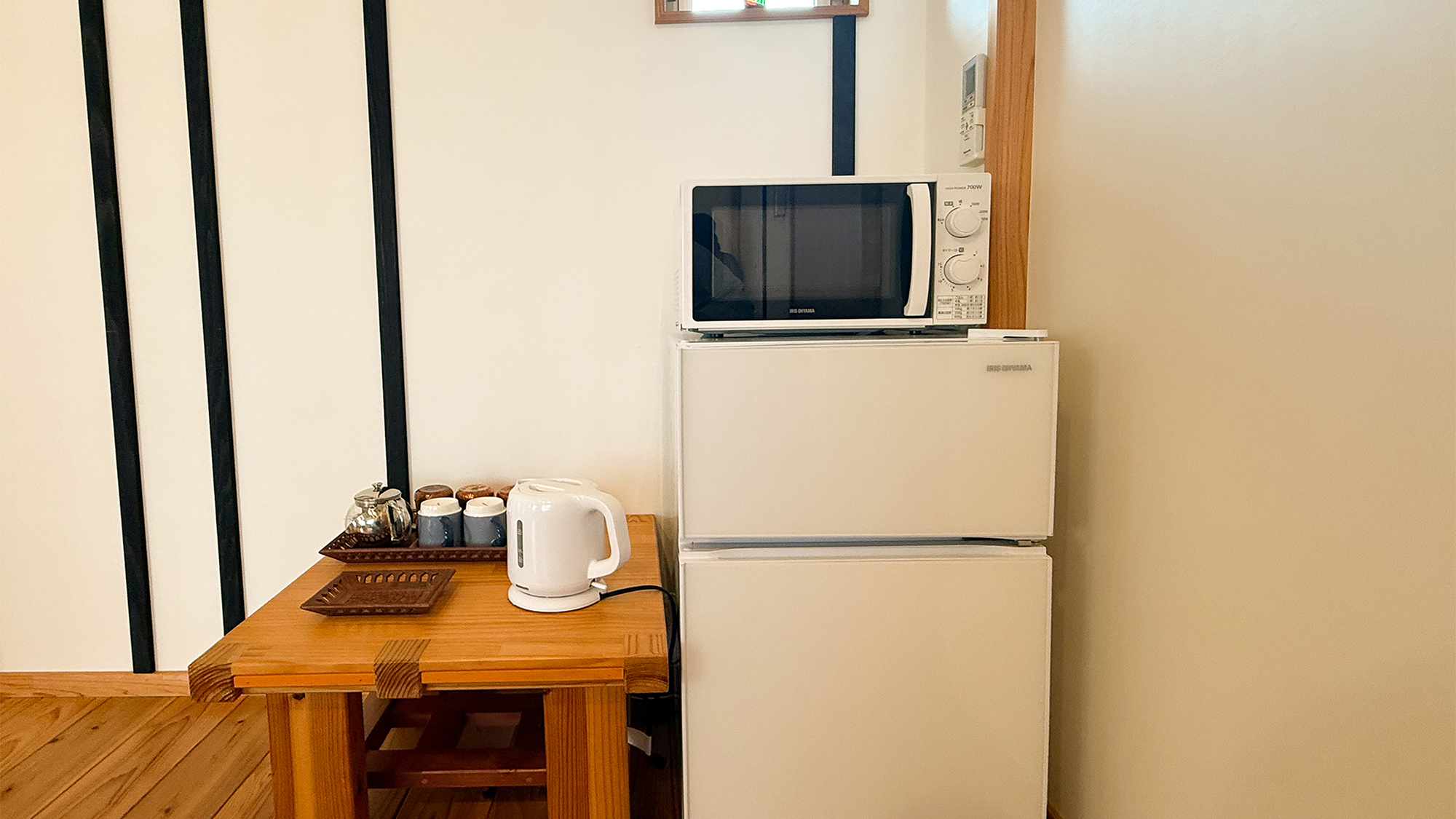 離れ和洋室　簡易キッチンは電子レンジでの加熱や、お湯を沸かす程度の軽微な利用に限ります