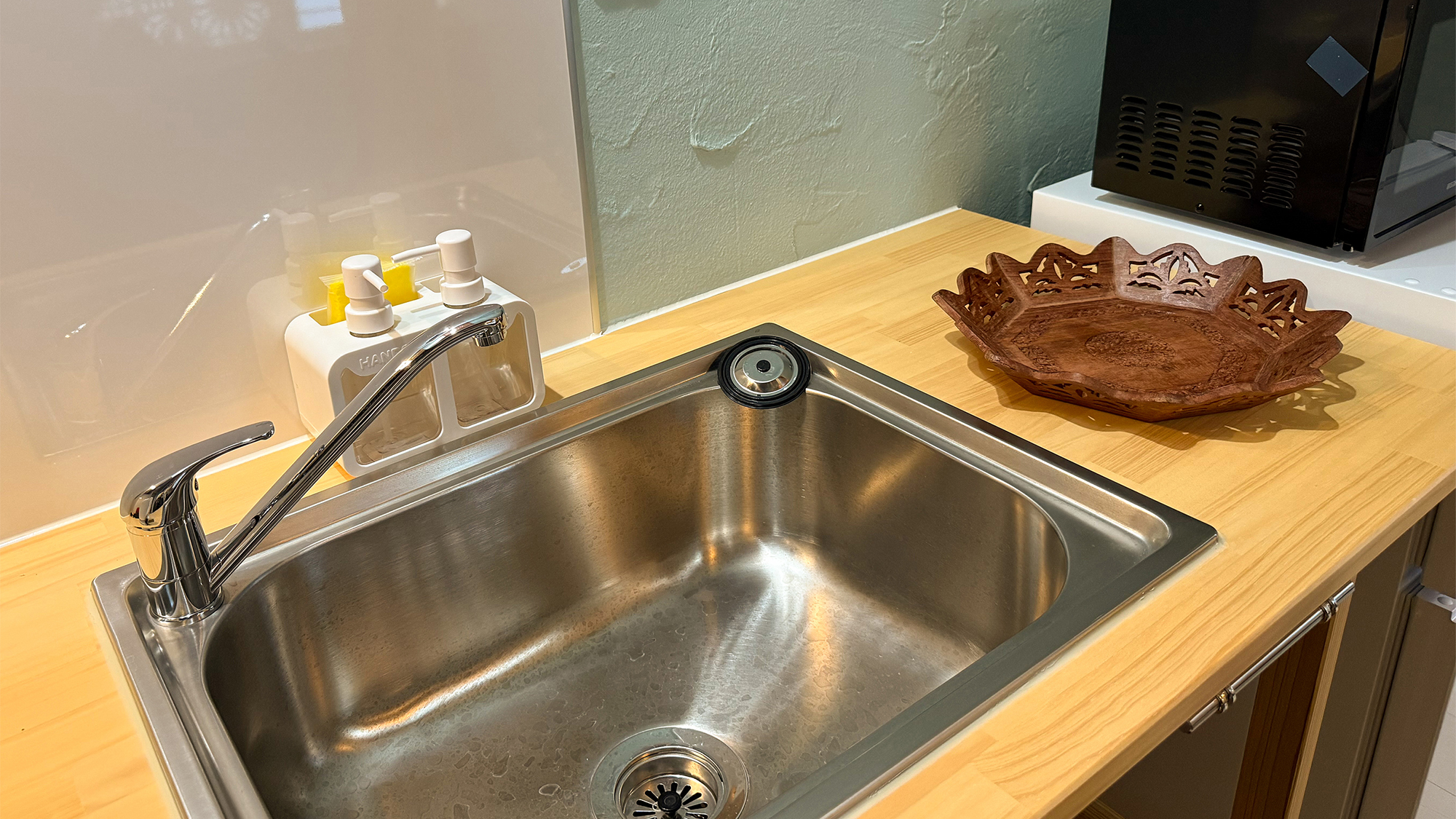 洋室2階建て　簡易キッチンは電子レンジでの加熱や、お湯を沸かす程度の軽微な利用に限ります。