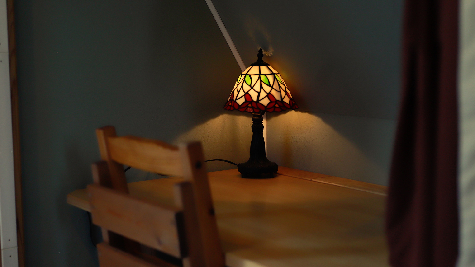 組子やステンドグラスを随所にちりばめたこだわりのお部屋