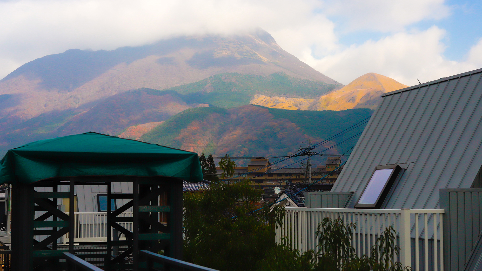 洋室2階建て　テラス付き　由布岳ビュー